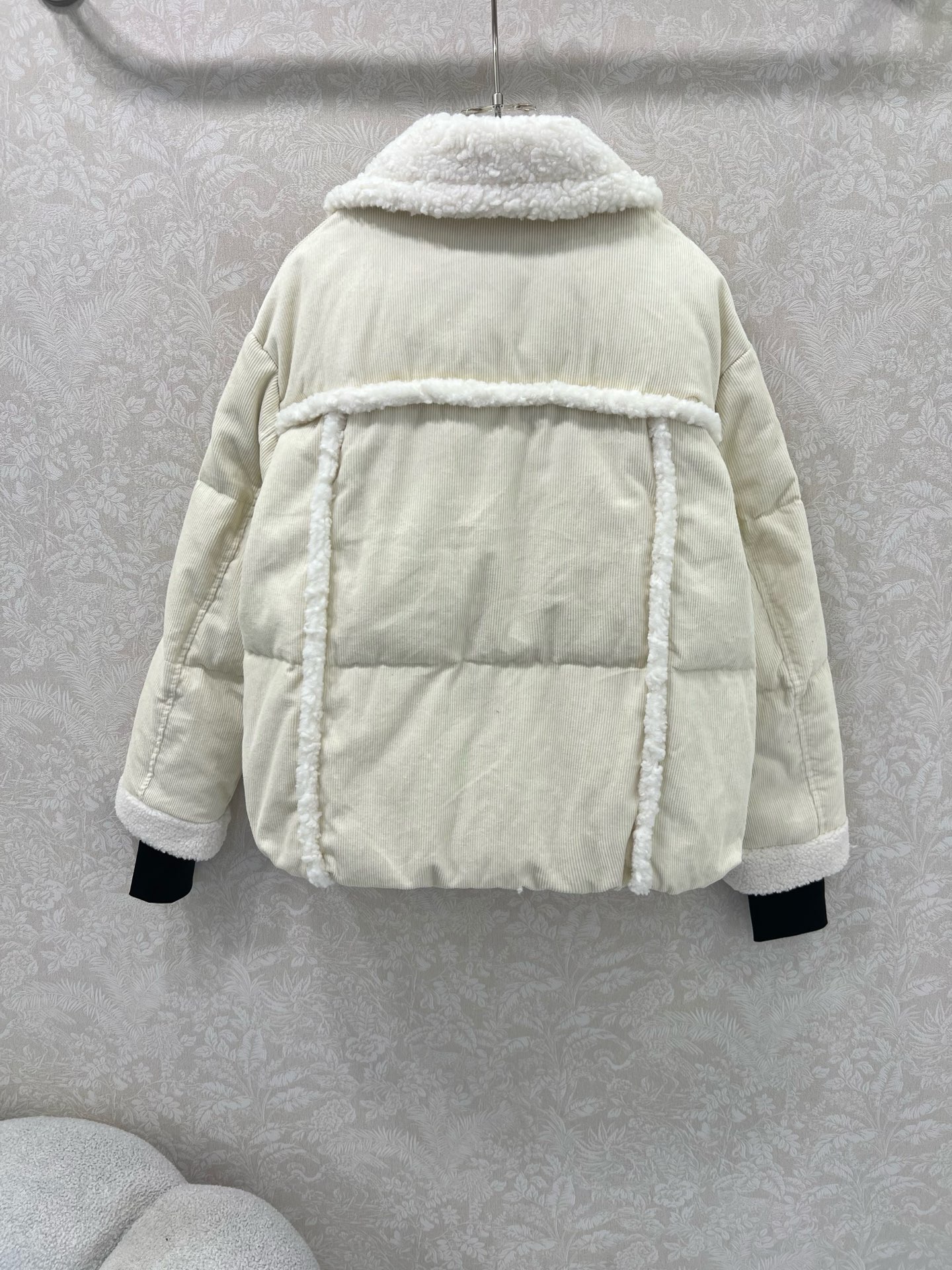 🔥🔥 Moncl* 蒙口25秋冬新款最新款拼接环保羊羔毛羽绒服外套 🤍定制环保羊羔毛面料软糯细腻 减龄少