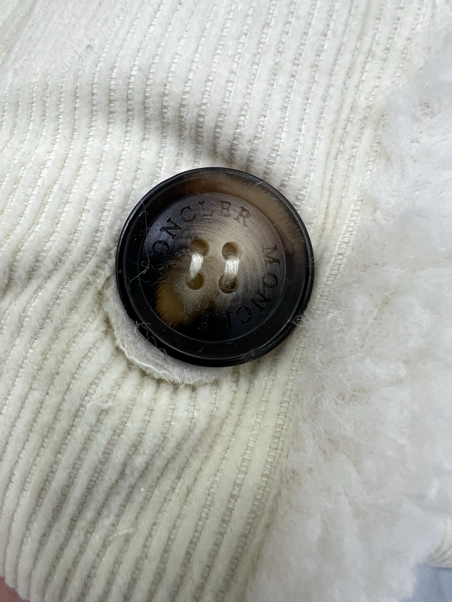 🔥🔥 Moncl* 蒙口25秋冬新款最新款拼接环保羊羔毛羽绒服外套 🤍定制环保羊羔毛面料软糯细腻 减龄少