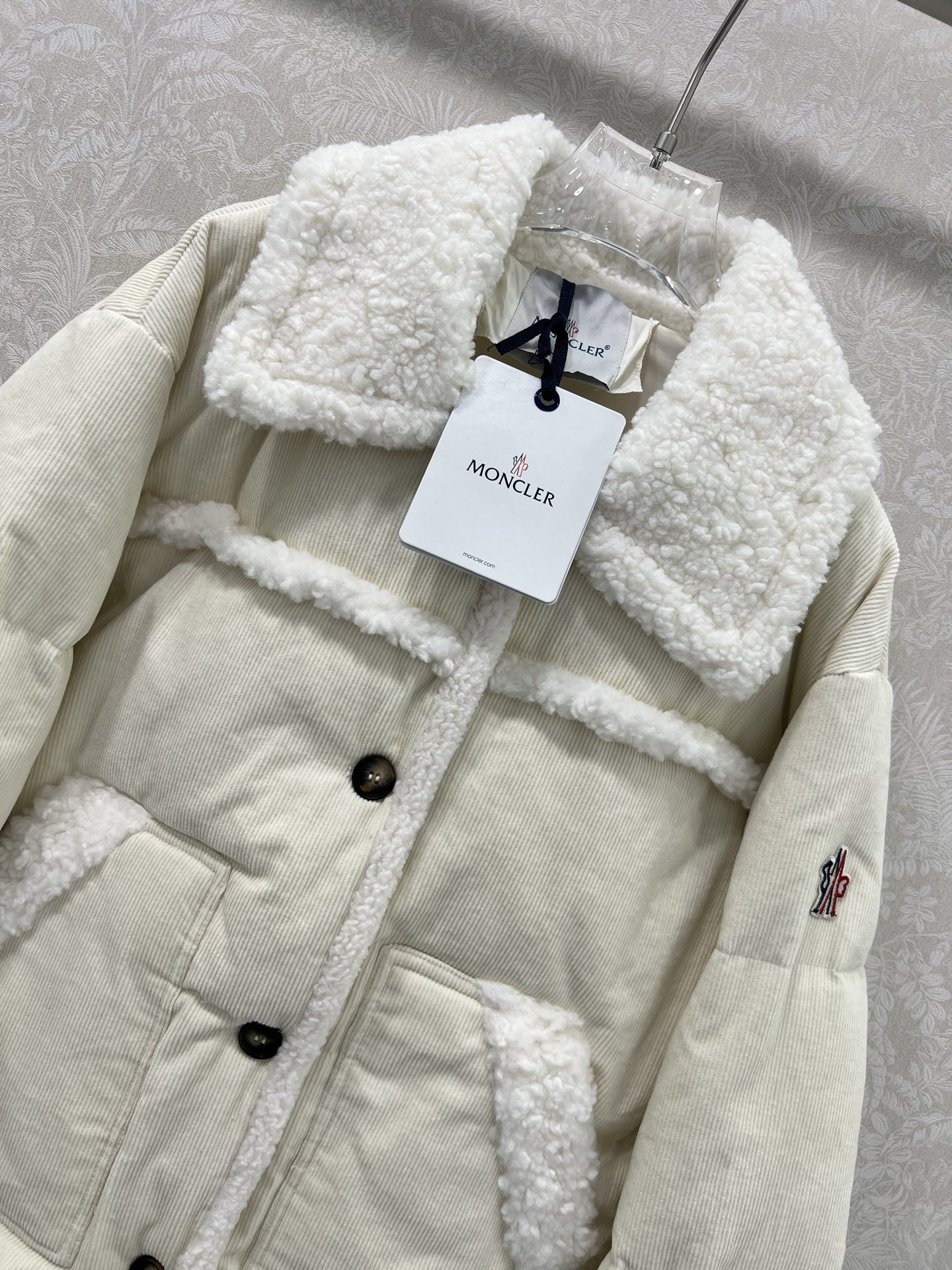 🔥🔥 Moncl* 蒙口25秋冬新款最新款拼接环保羊羔毛羽绒服外套 🤍定制环保羊羔毛面料软糯细腻 减龄少