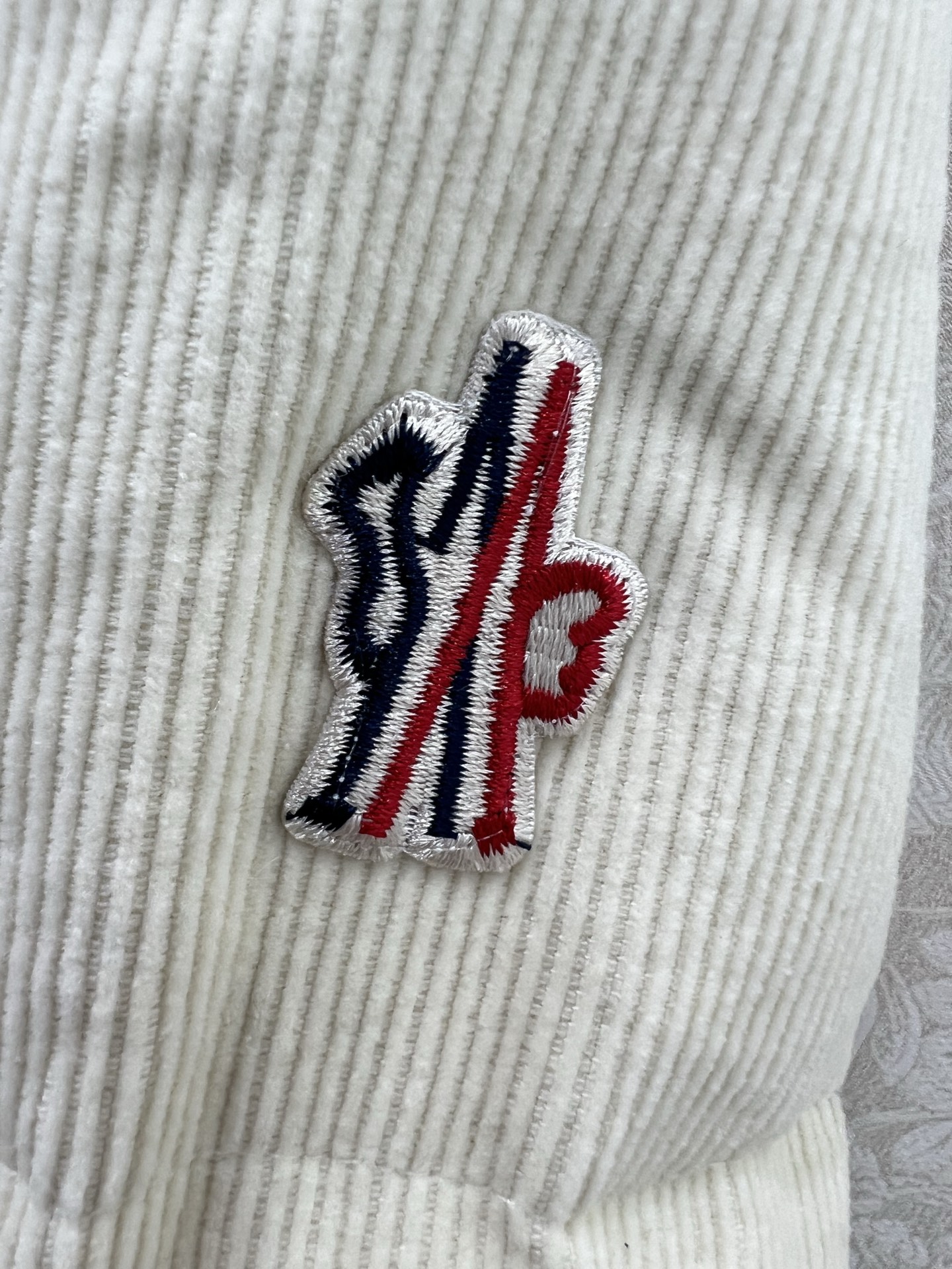 🔥🔥 Moncl* 蒙口25秋冬新款最新款拼接环保羊羔毛羽绒服外套 🤍定制环保羊羔毛面料软糯细腻 减龄少