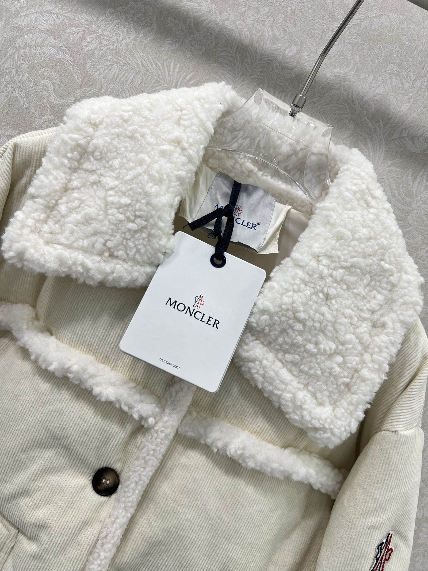 🔥🔥 Moncl* 蒙口25秋冬新款最新款拼接环保羊羔毛羽绒服外套 🤍定制环保羊羔毛面料软糯细腻 减龄少