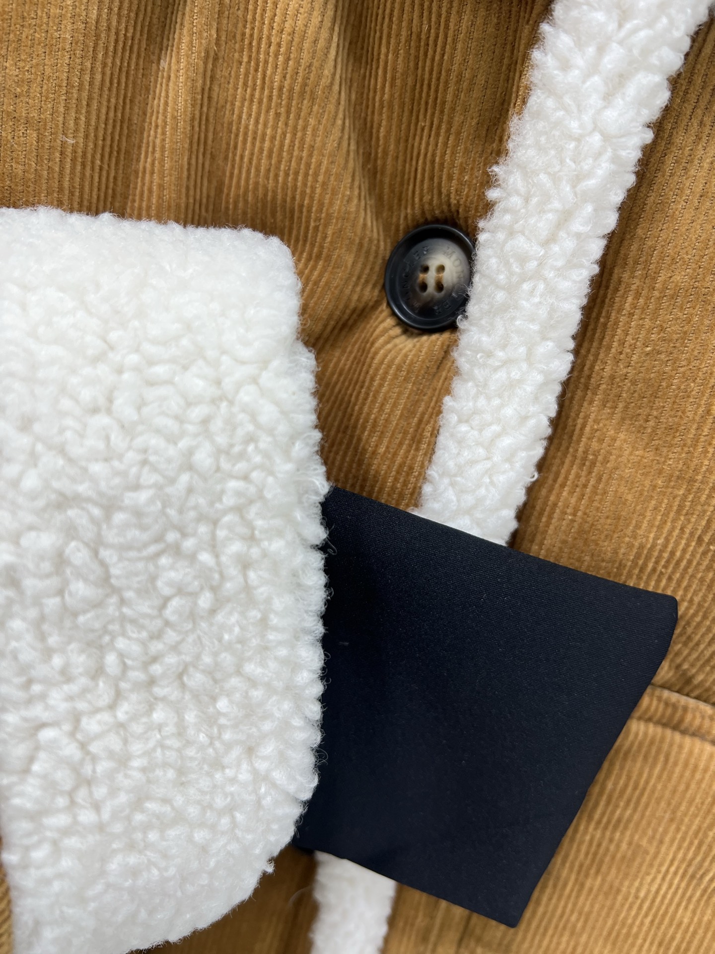 🔥🔥 Moncl* 蒙口25秋冬新款最新款拼接环保羊羔毛羽绒服外套 🤍定制环保羊羔毛面料软糯细腻 减龄少