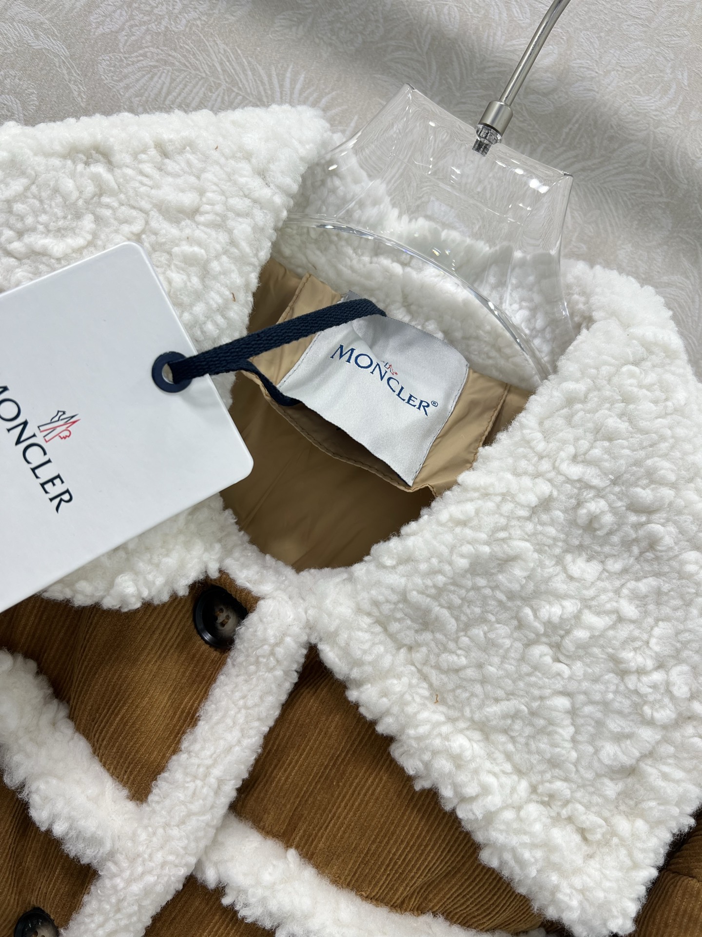 🔥🔥 Moncl* 蒙口25秋冬新款最新款拼接环保羊羔毛羽绒服外套 🤍定制环保羊羔毛面料软糯细腻 减龄少