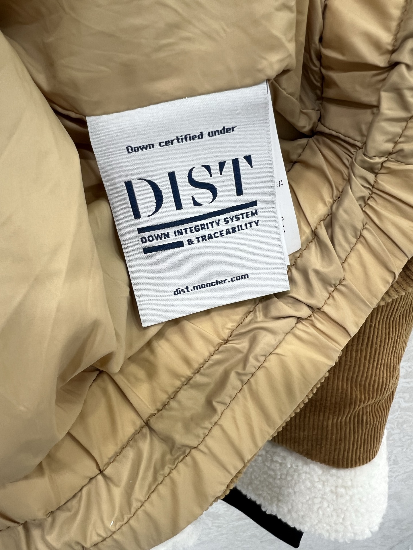 🔥🔥 Moncl* 蒙口25秋冬新款最新款拼接环保羊羔毛羽绒服外套 🤍定制环保羊羔毛面料软糯细腻 减龄少