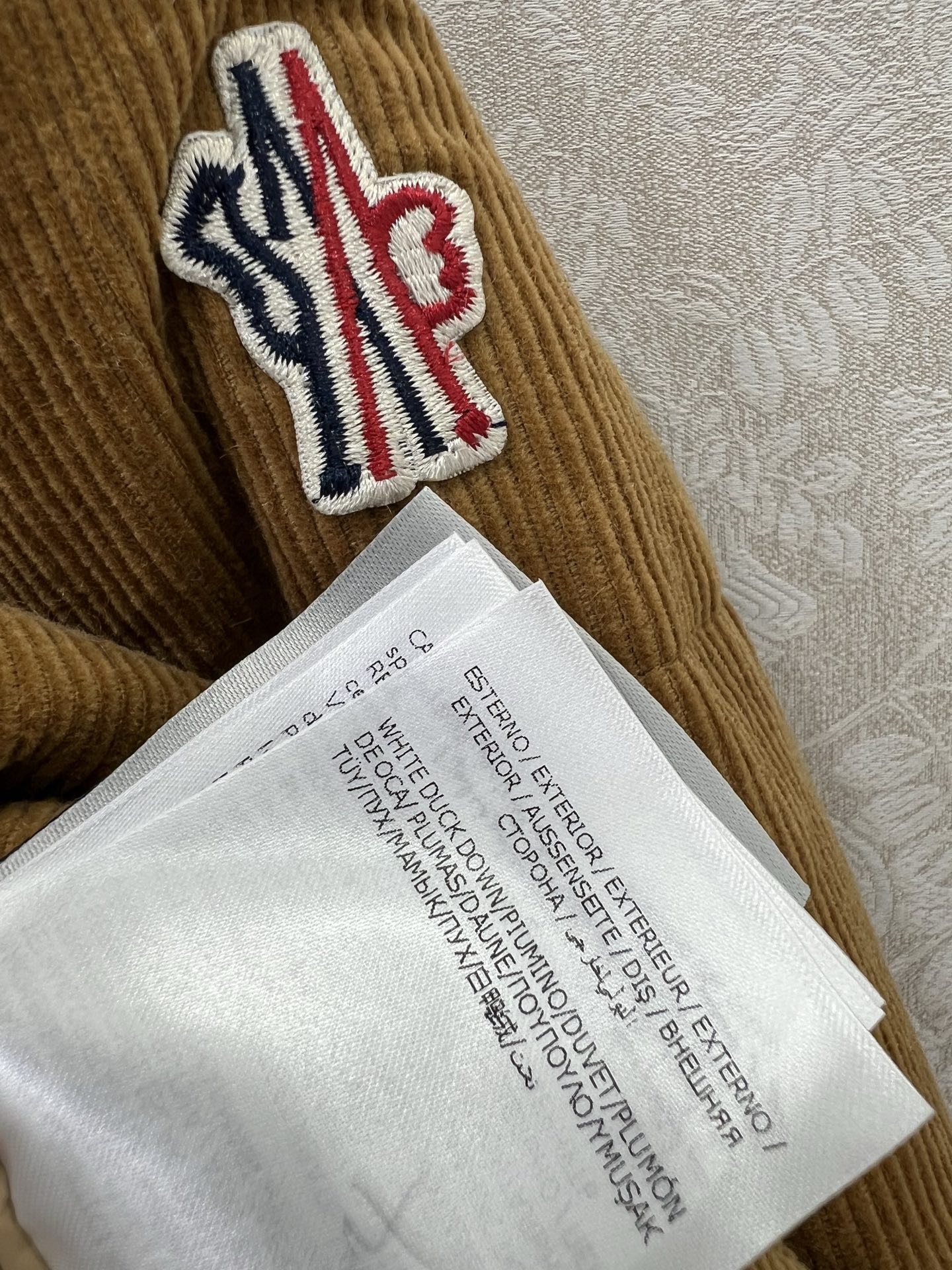 🔥🔥 Moncl* 蒙口25秋冬新款最新款拼接环保羊羔毛羽绒服外套 🤍定制环保羊羔毛面料软糯细腻 减龄少