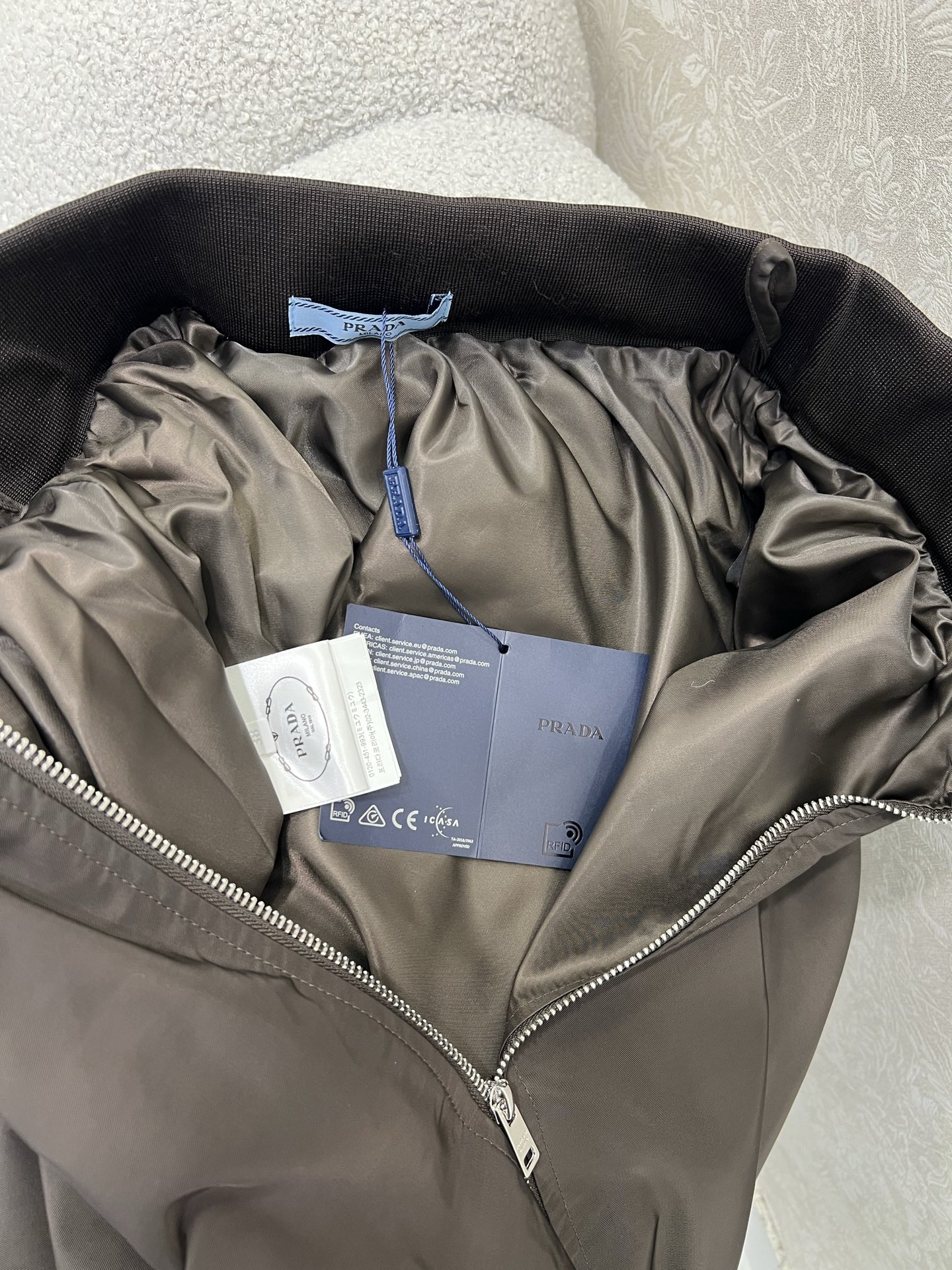 🔥🔥PRAD*普拉*达 25新款咖色系列出货啦 ~大摆拉链半裙伞裙 定制YB进口环保再生尼龙材质 质感轻