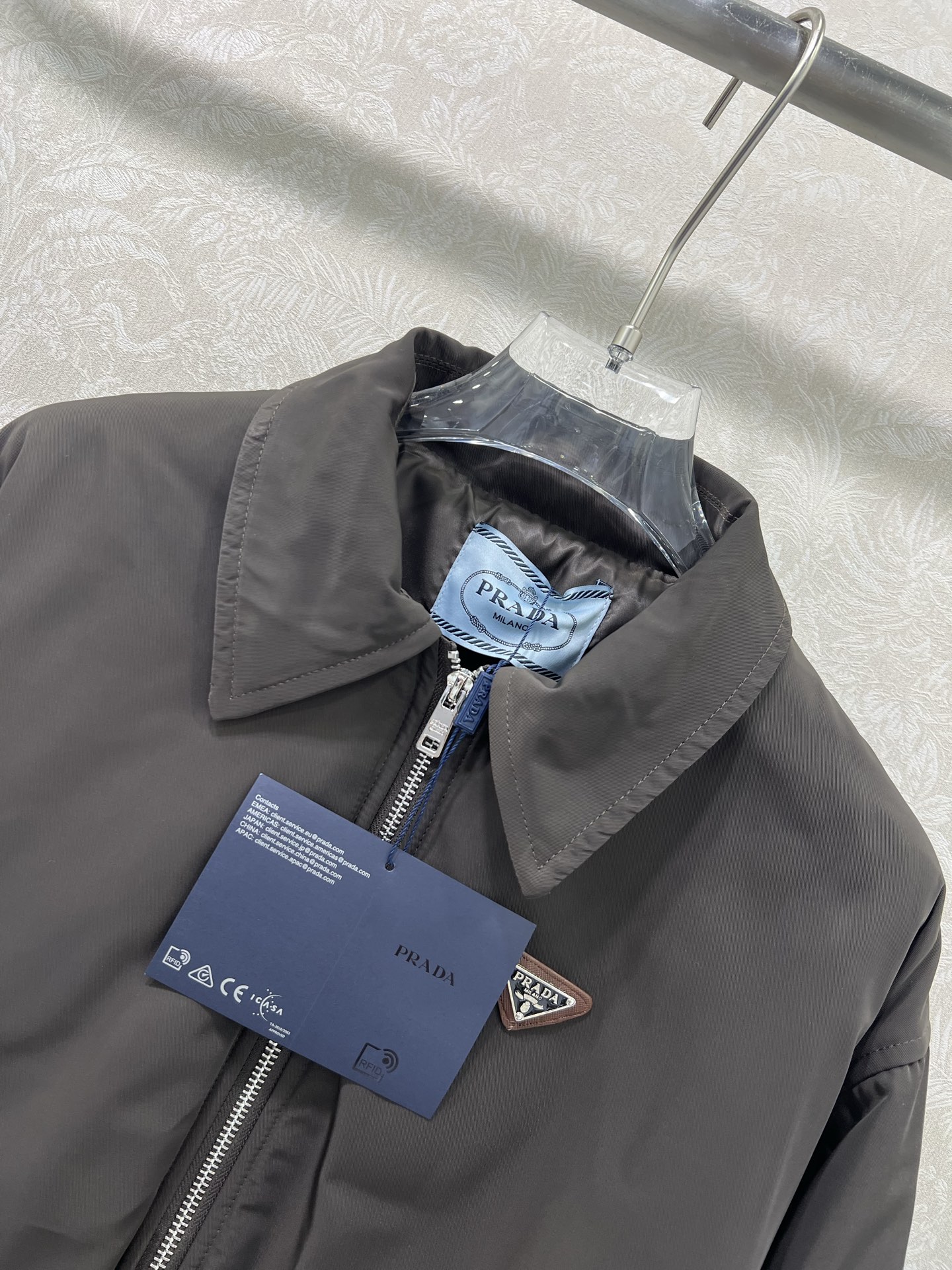 🔥🔥PRAD*普拉*达 25新款翻领棉服！深咖色拉链翻领尼龙外套丨高版出品！品相非常完美，舒适保暖，非常