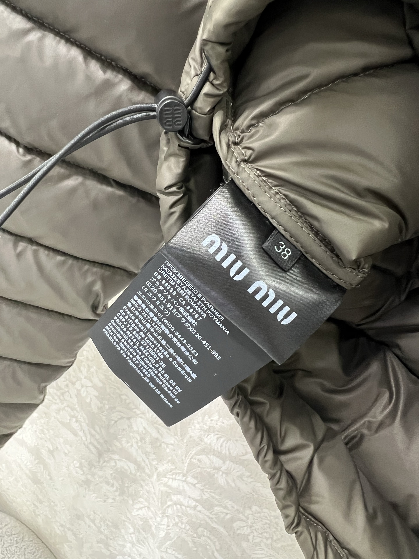 🔥🔥 Miumi*25新款连帽羽绒服 高版本出货 爆款对色高版出货啦~定制YB防风防水尼龙材质，90白鹅