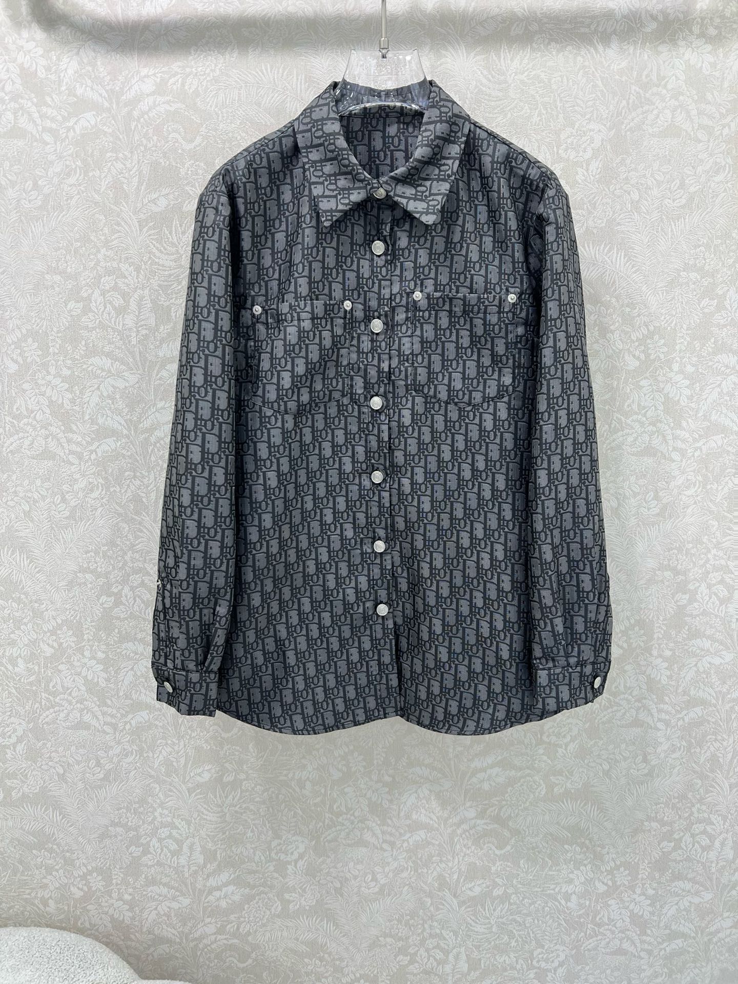 🔥🔥Dio*25新款D字母老花提花衬衣外套 翻领长袖 定制双g五金 不管是单穿还是内搭都是完全不压身高 