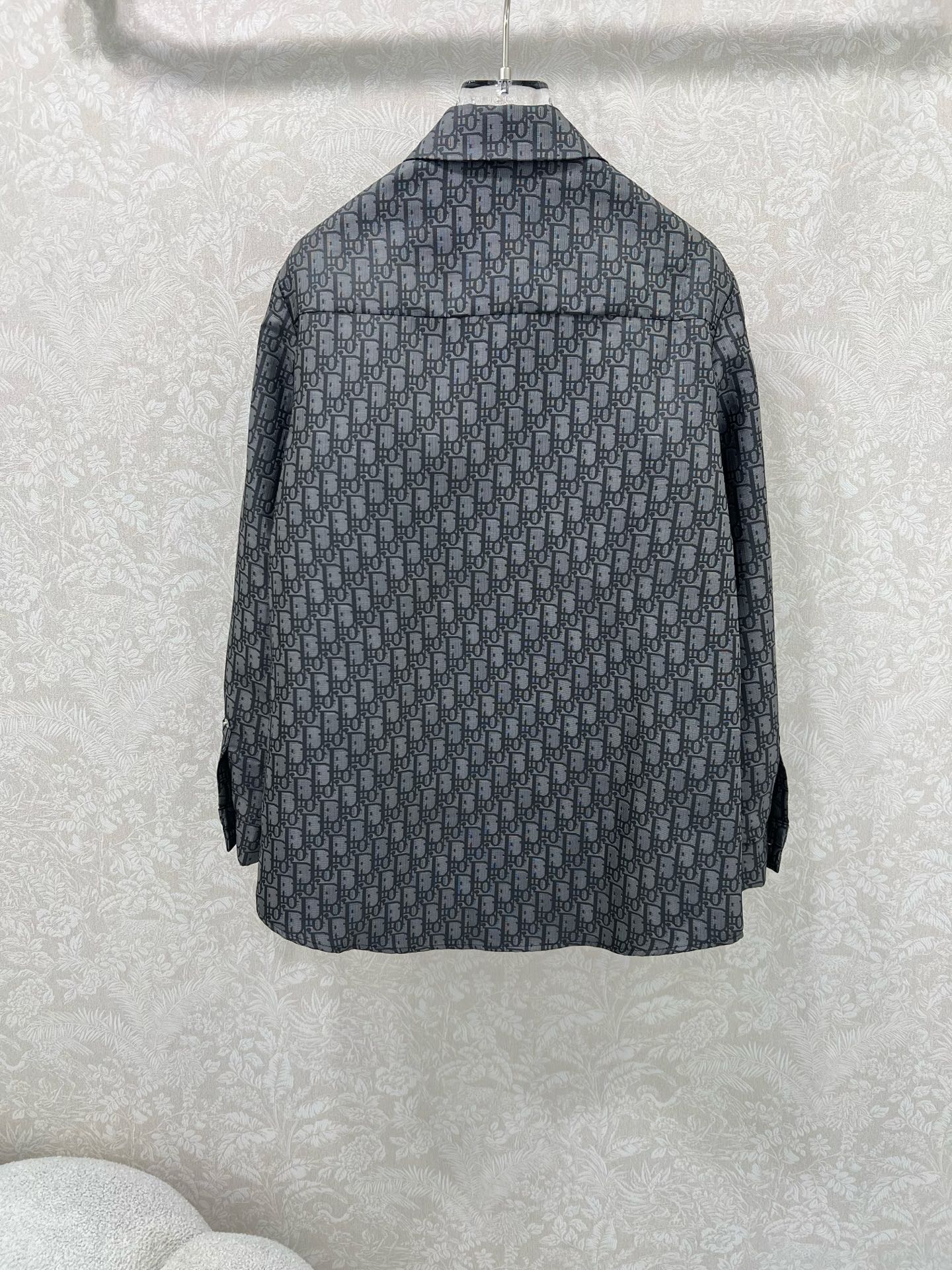 🔥🔥Dio*25新款D字母老花提花衬衣外套 翻领长袖 定制双g五金 不管是单穿还是内搭都是完全不压身高 