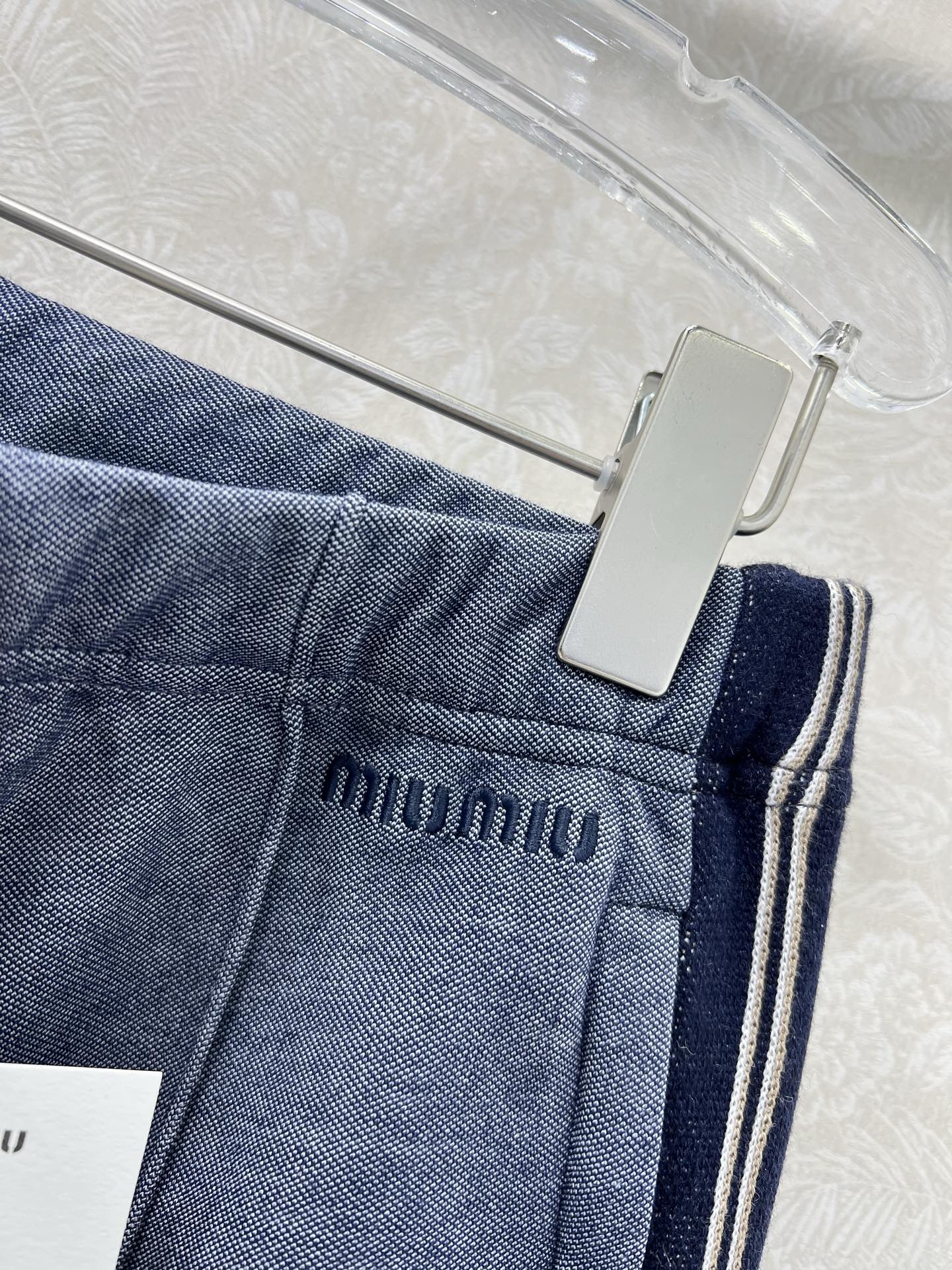 🔥🔥Miumi*撞色外套短裙套装 分开出售 定制YB斜纹全棉材质，质感细腻，垂顺舒适，立领夹克外套短裙套