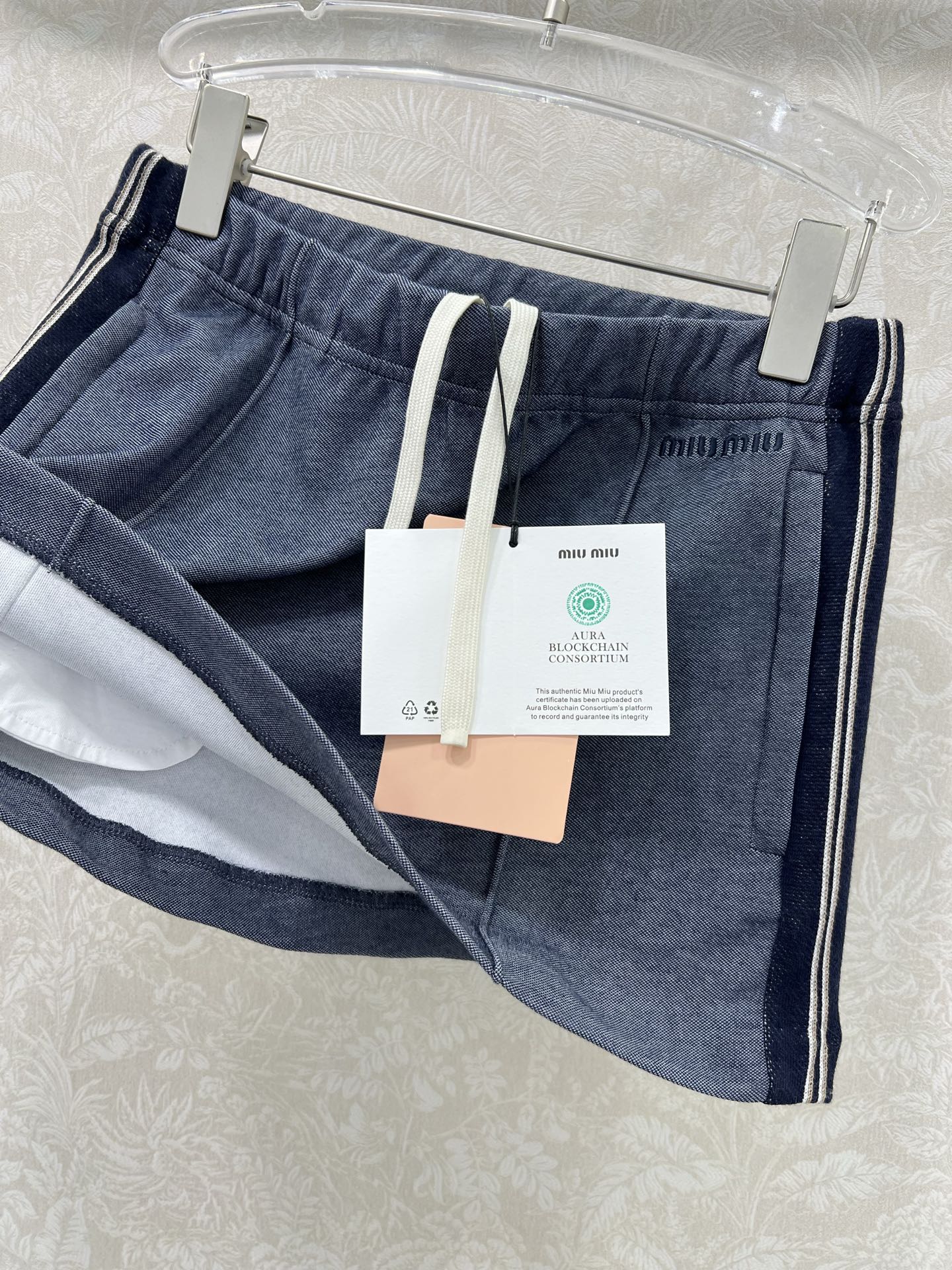 🔥🔥Miumi*撞色外套短裙套装 分开出售 定制YB斜纹全棉材质，质感细腻，垂顺舒适，立领夹克外套短裙套