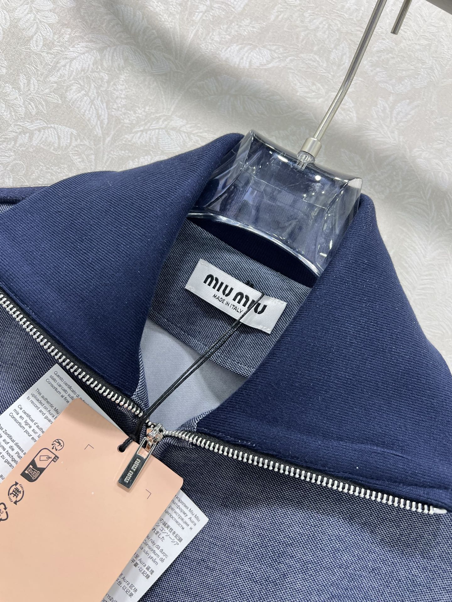 🔥🔥Miumi*撞色外套短裙套装 分开出售 定制YB斜纹全棉材质，质感细腻，垂顺舒适，立领夹克外套短裙套