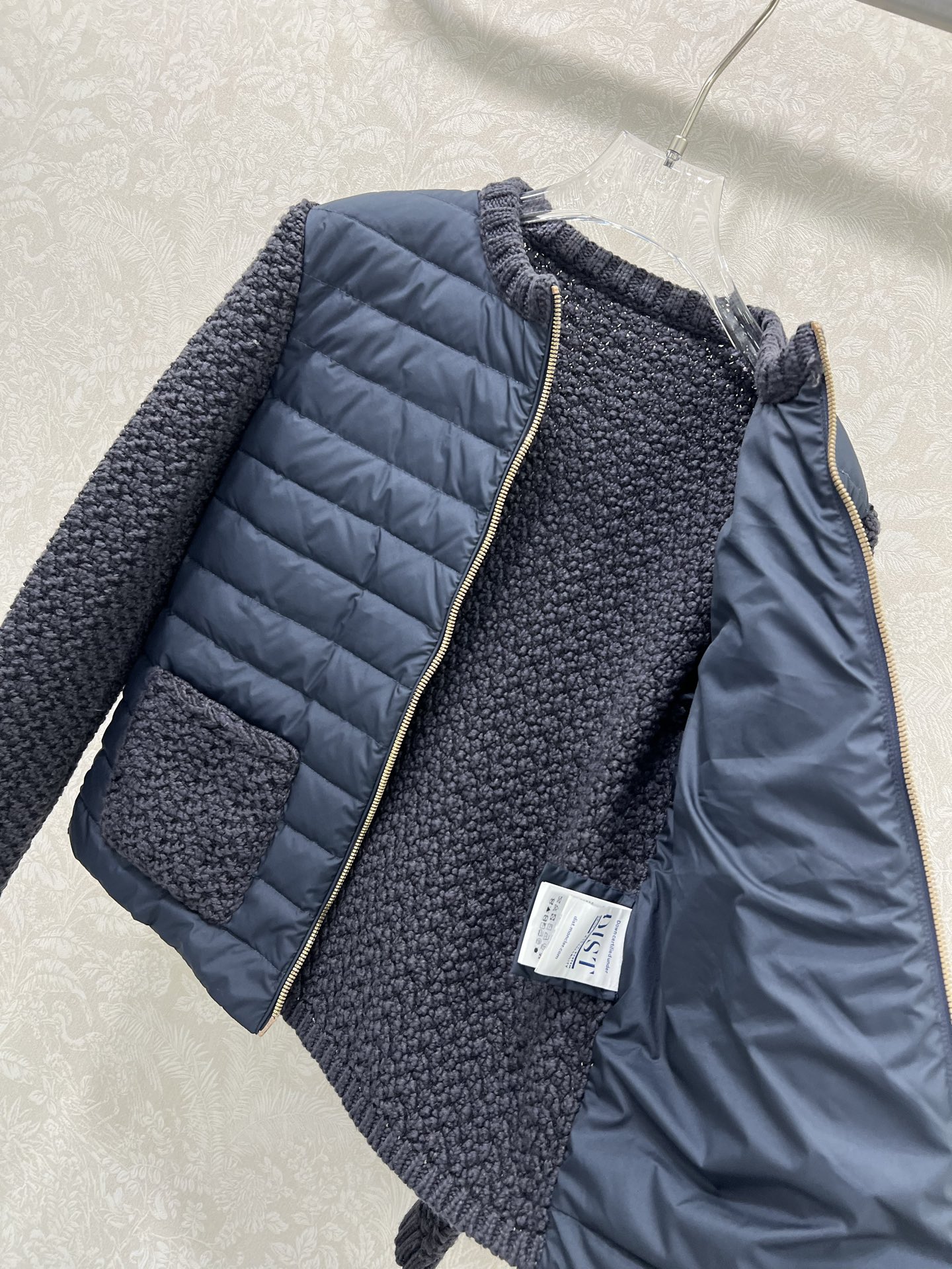 🔥🔥Mocle*25新款高智感穿搭，2双口袋针织拼接拉链羽绒服！定制YB精梳针织棉➕羊毛材质，其工艺还原