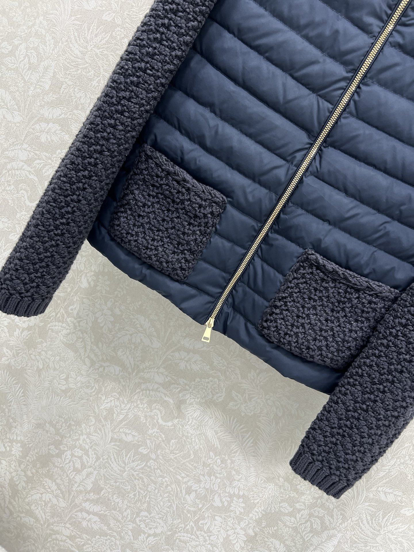 🔥🔥Mocle*25新款高智感穿搭，2双口袋针织拼接拉链羽绒服！定制YB精梳针织棉➕羊毛材质，其工艺还原