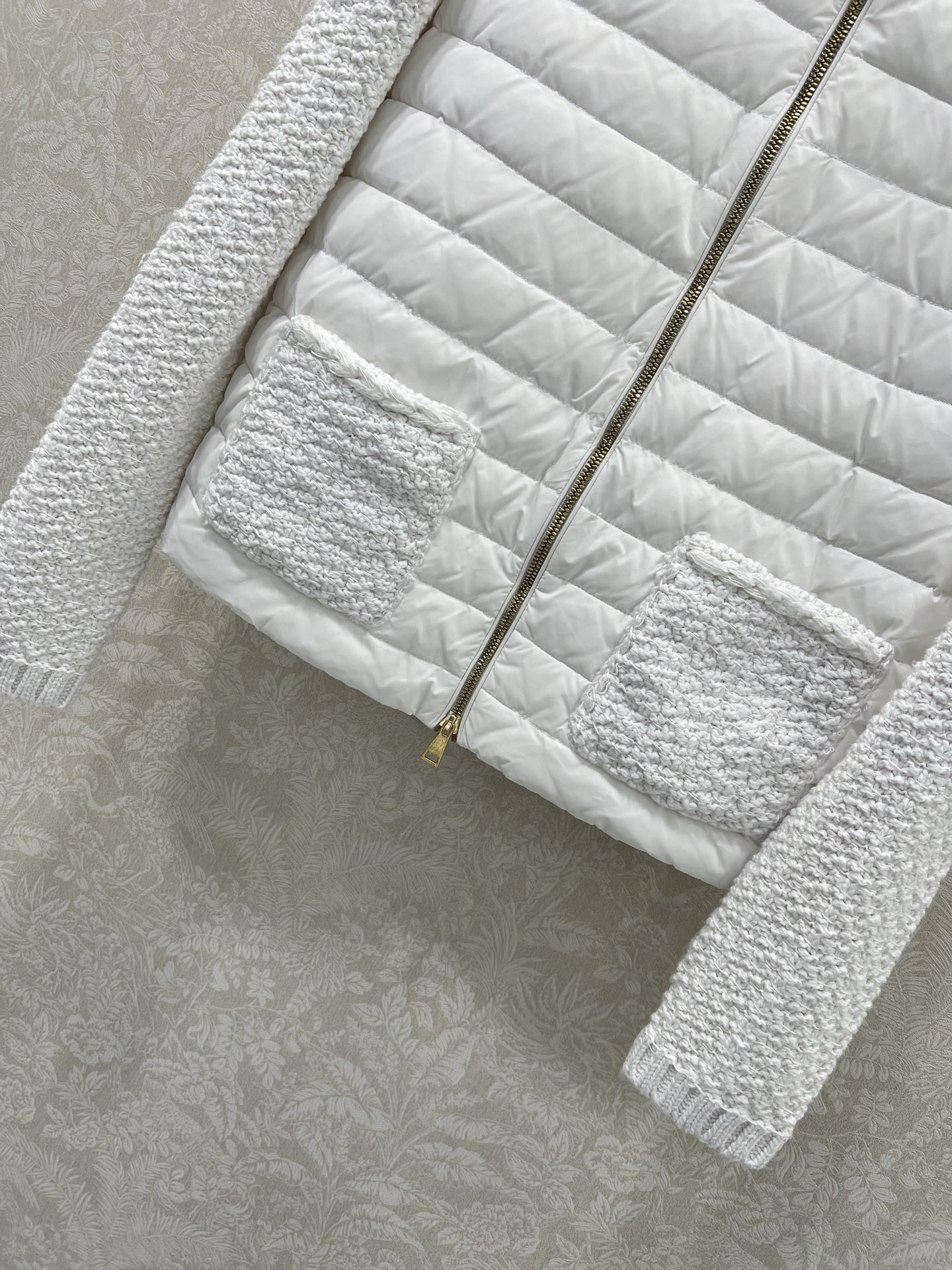 🔥🔥Mocle*25新款高智感穿搭，2双口袋针织拼接拉链羽绒服！定制YB精梳针织棉➕羊毛材质，其工艺还原