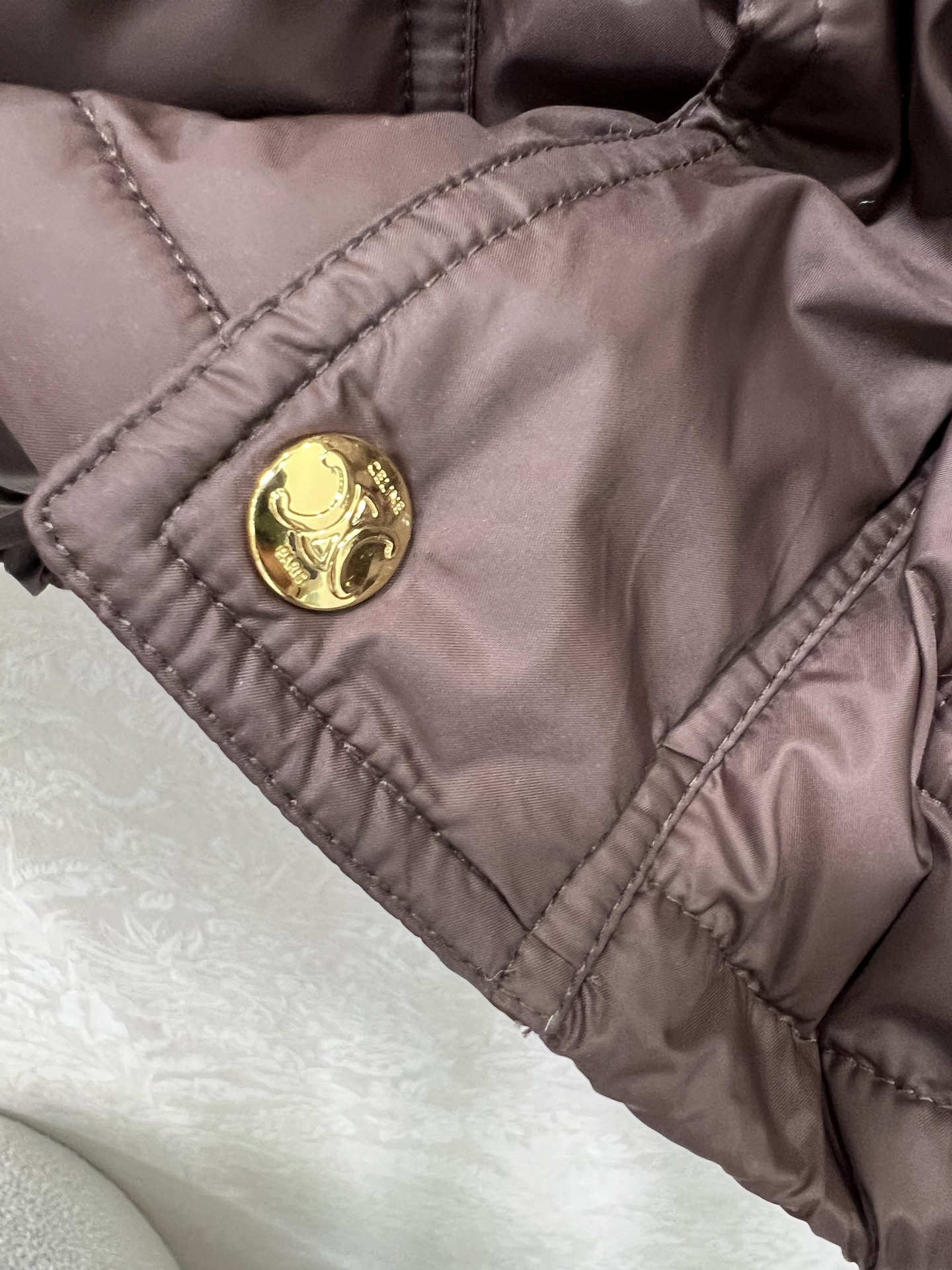 🔥🔥Celin* 25新款羽绒服 百分百90白鹅绒 高定出品精美羊毛针织领口 胸前凯旋门logo刺绣 定