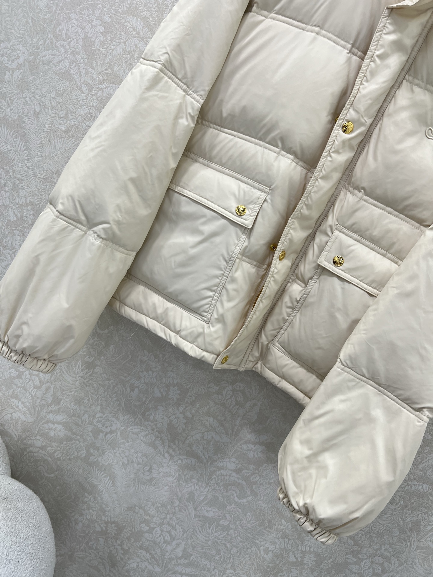 🔥🔥Celin* 25新款羽绒服 百分百90白鹅绒 高定出品精美羊毛针织领口 胸前凯旋门logo刺绣 定