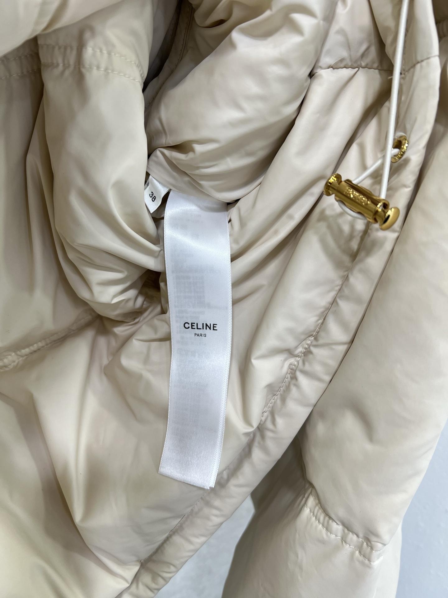 🔥🔥Celin* 25新款羽绒服 百分百90白鹅绒 高定出品精美羊毛针织领口 胸前凯旋门logo刺绣 定