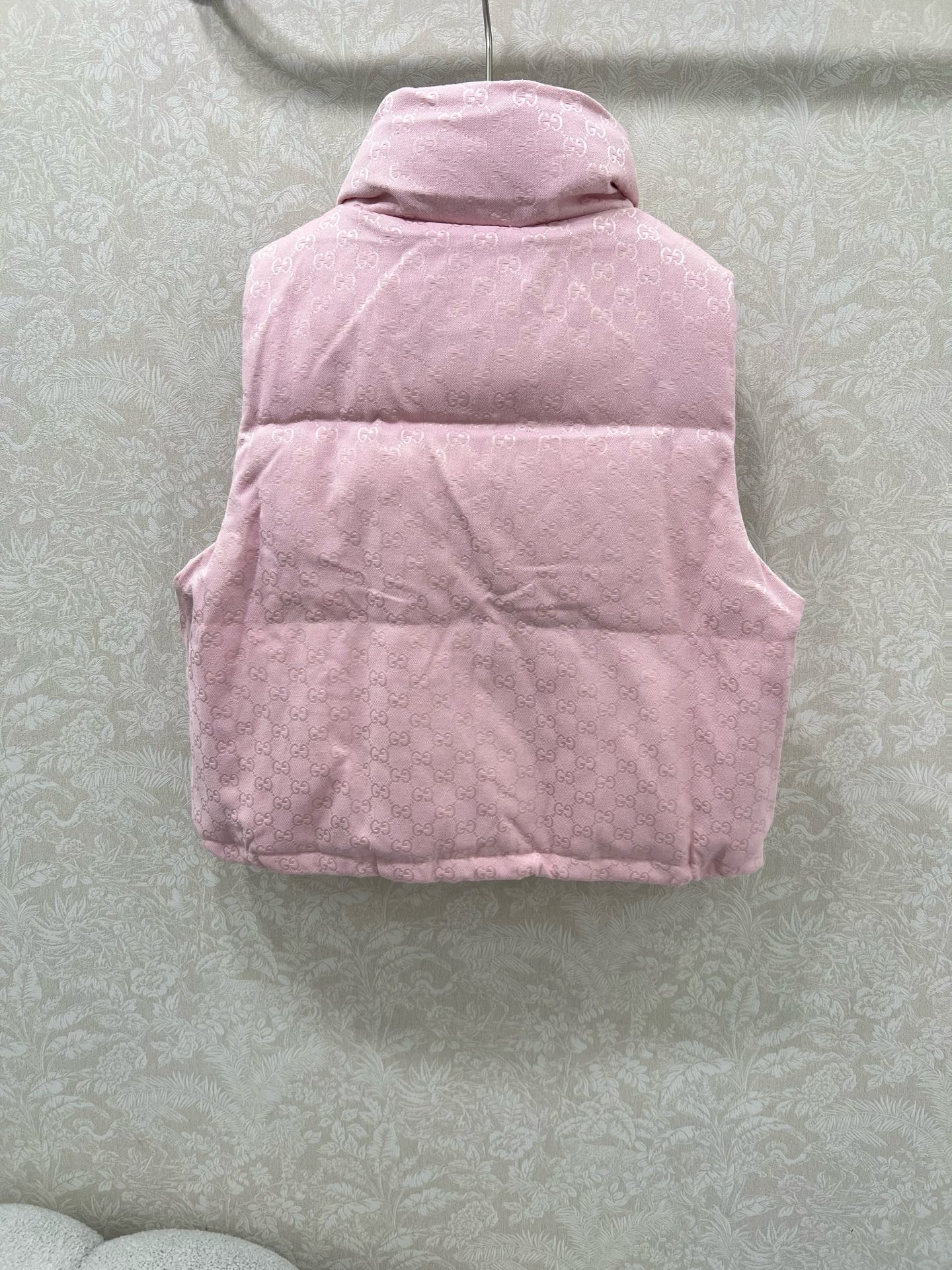 🔥🔥Gucc*25新款羽绒马甲 90白鸭绒 小g字母提花系列连帽撞色羽绒 满Logo印花 打造视觉层次感