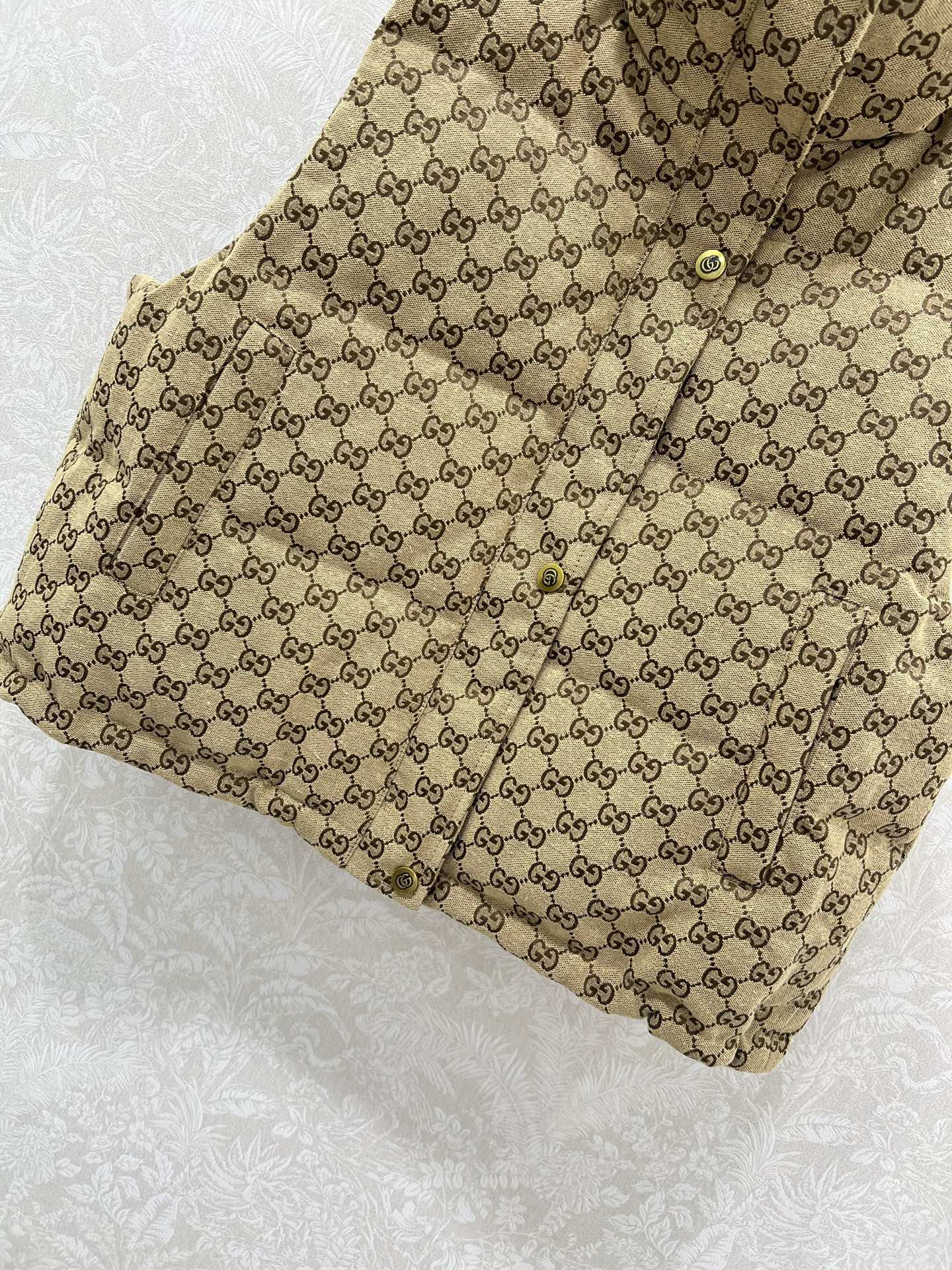 🔥🔥Gucc*25新款羽绒马甲 90白鸭绒 小g字母提花系列连帽撞色羽绒 满Logo印花 打造视觉层次感