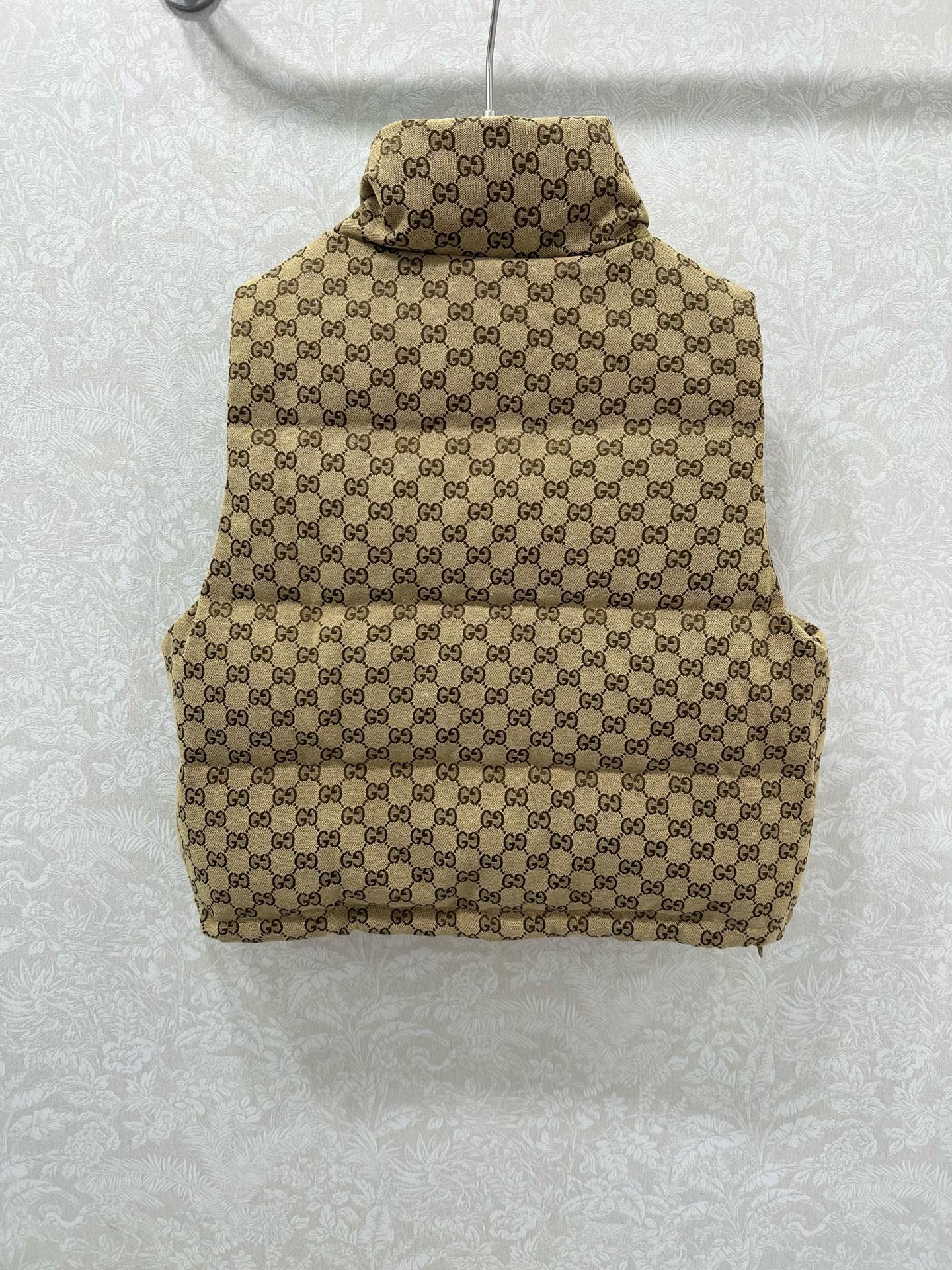 🔥🔥Gucc*25新款羽绒马甲 90白鸭绒 小g字母提花系列连帽撞色羽绒 满Logo印花 打造视觉层次感