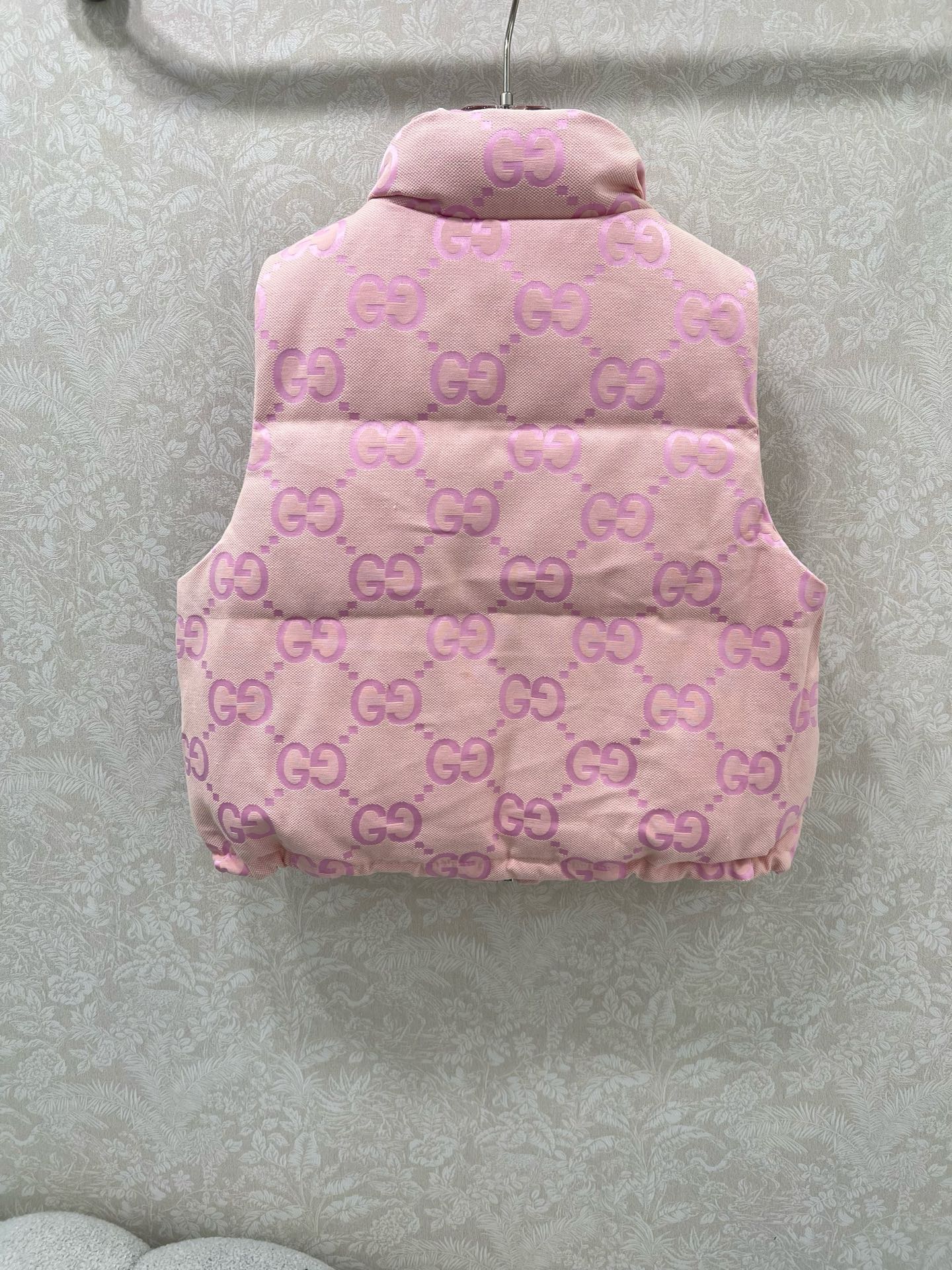 🔥🔥Gucc*25新款羽绒马甲 90白鸭绒 大g字母提花系列连帽撞色羽绒 满Logo印花 打造视觉层次感