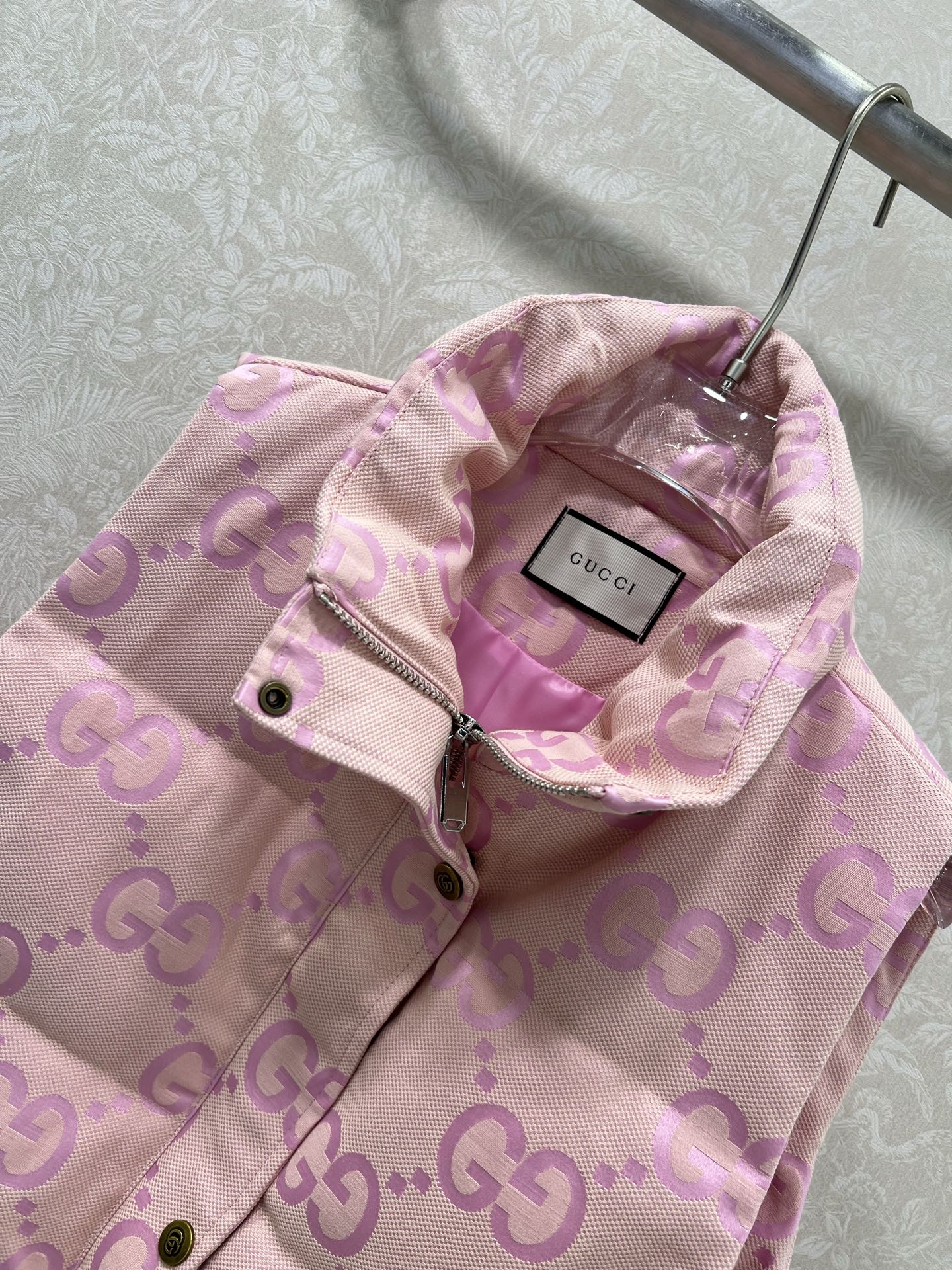 🔥🔥Gucc*25新款羽绒马甲 90白鸭绒 大g字母提花系列连帽撞色羽绒 满Logo印花 打造视觉层次感