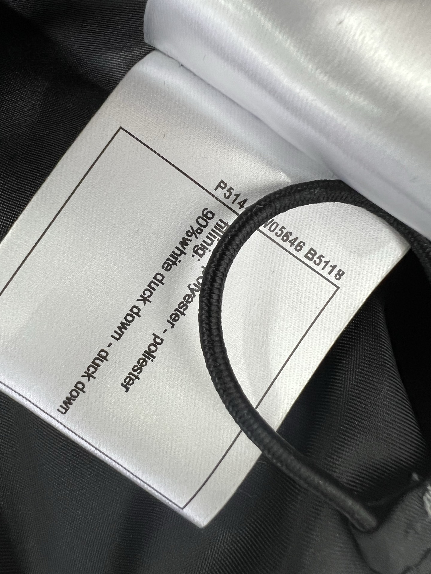 🔥🔥chan*l 25新款小立领植绒绸缎羽绒外套 90白鸭绒 双c logo植绒满印时髦好看 版型很赞 