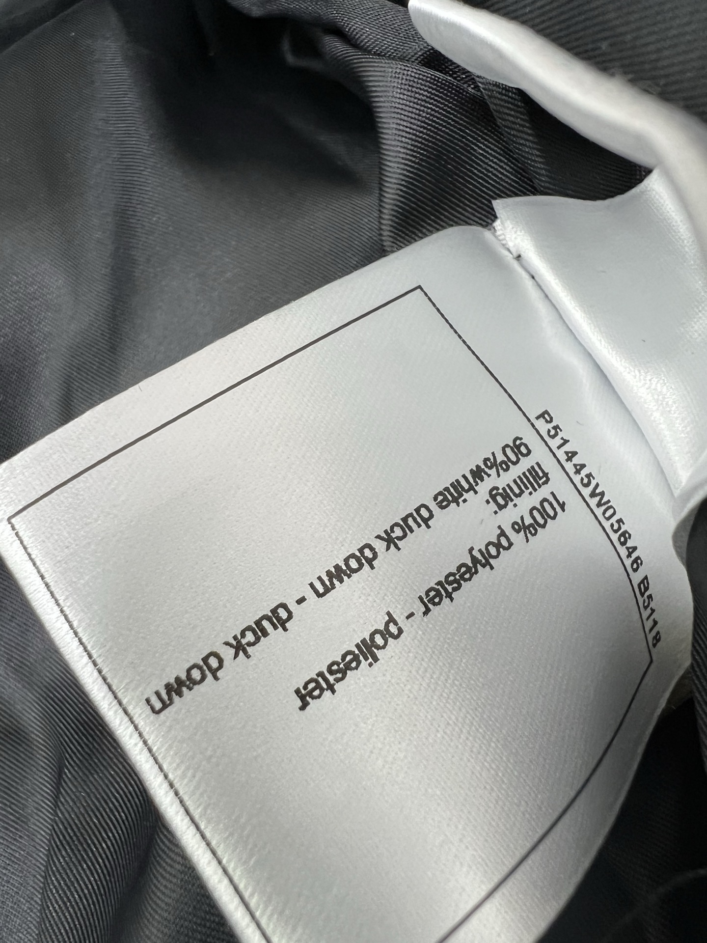 🔥🔥chan*l 25新款小立领植绒绸缎羽绒外套 90白鸭绒 双c logo植绒满印时髦好看 版型很赞 