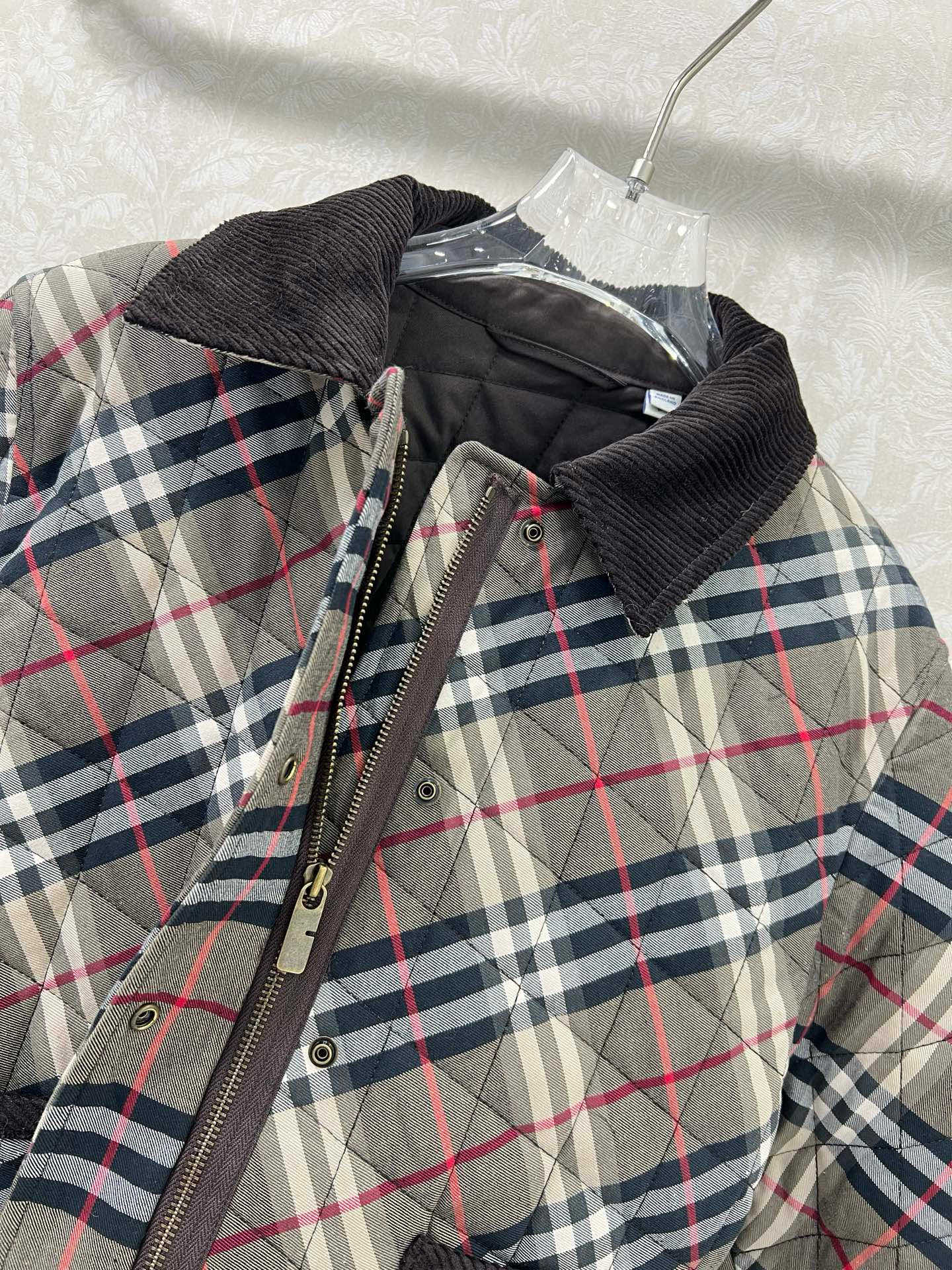 🔥🔥Burber*y 25新款格纹棉服外套 新版斜格纹设计 工艺还原，升级材质，提升秋冬御寒功能，羽绒棉