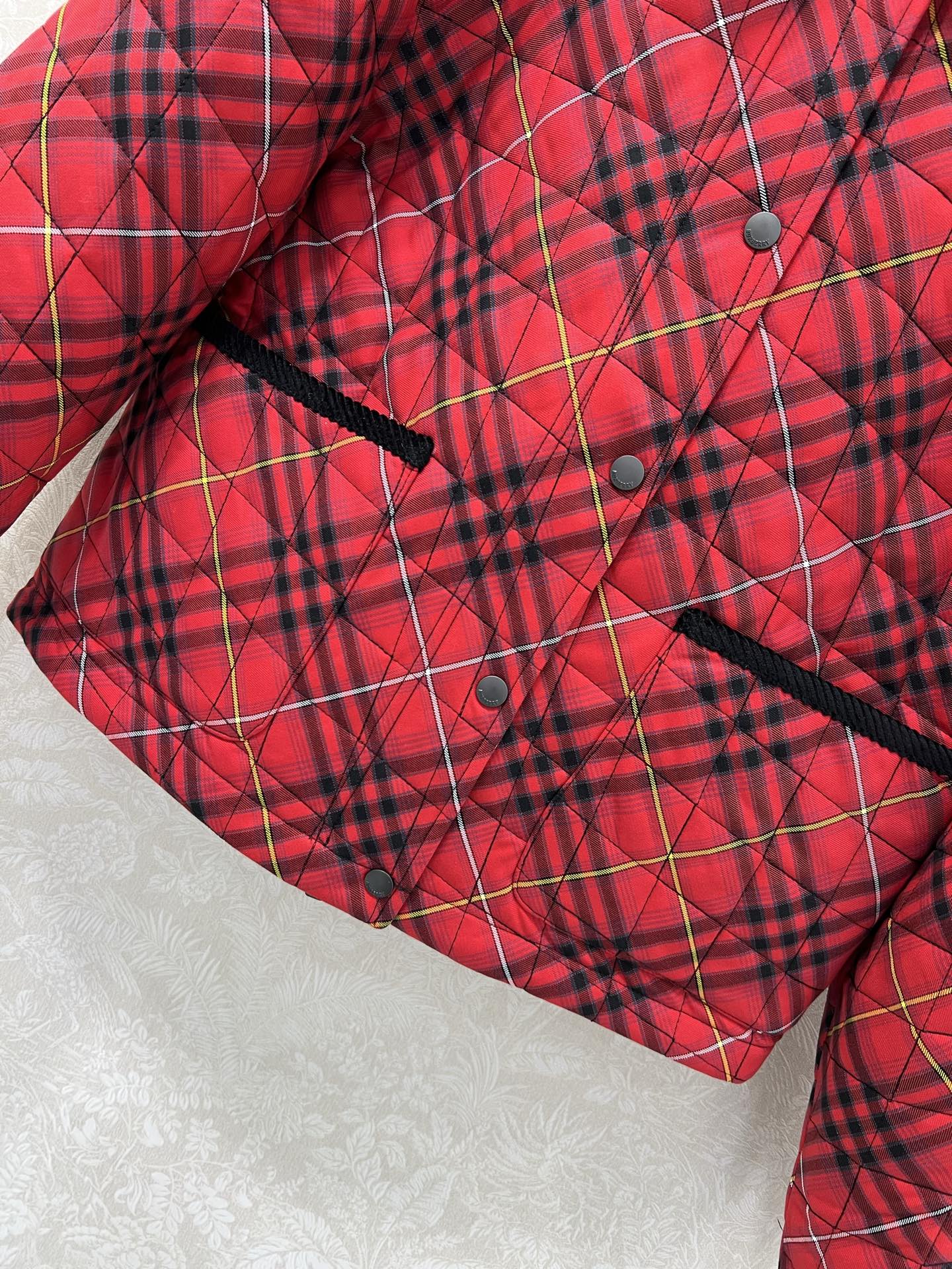 🔥🔥Burber*y 25新款格纹棉服外套 新版斜格纹设计 工艺还原，升级材质，提升秋冬御寒功能，羽绒棉