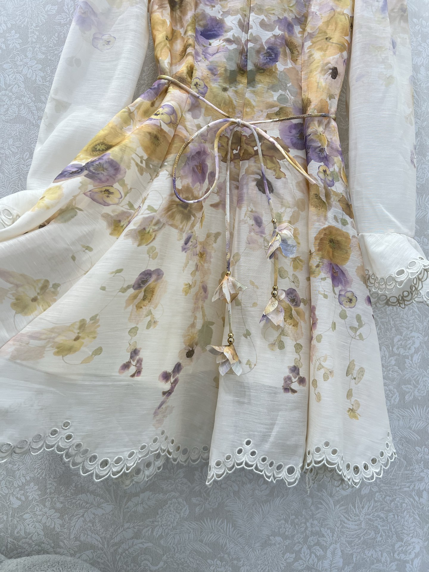 🔥🔥Zimmerman*兹/默曼 25新款V领水溶花边袖裙连衣裙 喇叭袖设计 本布细绳腰带高腰超大摆整体