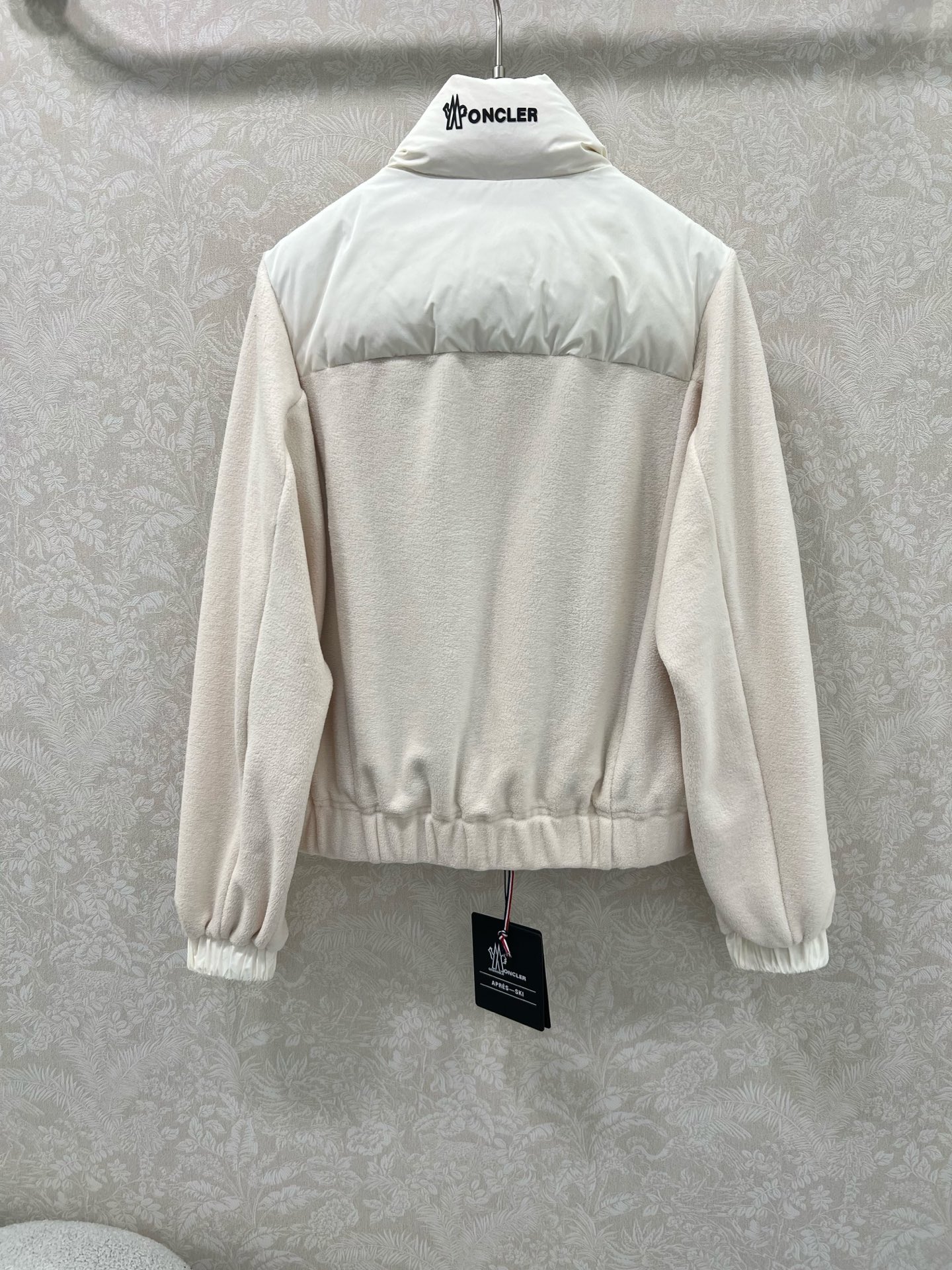 🔥🔥Moncle*25新款立领拼接摇粒绒拉链羽绒服 全新滑雪系列出货啦！升级材质，带有毛绒纹理又具备防风