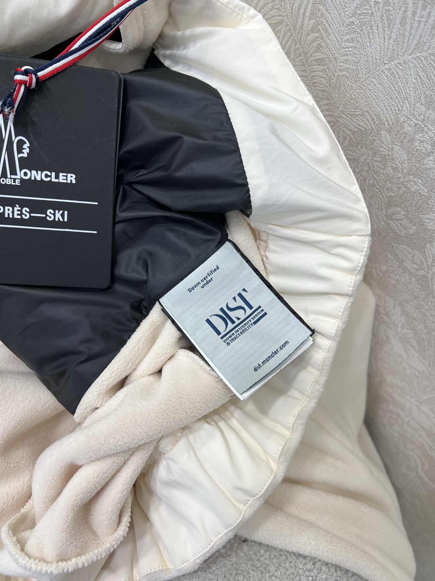 🔥🔥Moncle*25新款立领拼接摇粒绒拉链羽绒服 全新滑雪系列出货啦！升级材质，带有毛绒纹理又具备防风