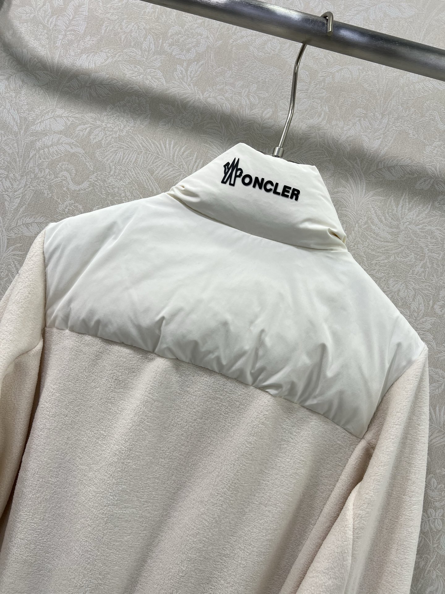 🔥🔥Moncle*25新款立领拼接摇粒绒拉链羽绒服 全新滑雪系列出货啦！升级材质，带有毛绒纹理又具备防风