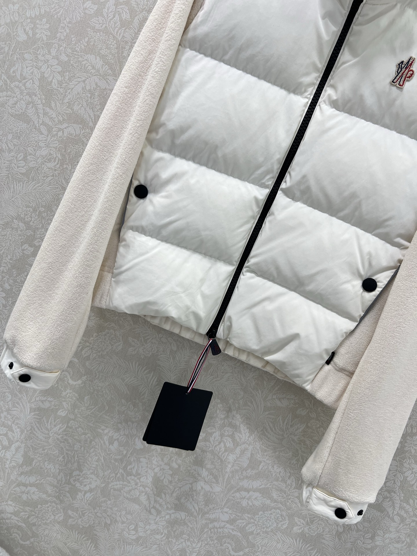 🔥🔥Moncle*25新款立领拼接摇粒绒拉链羽绒服 全新滑雪系列出货啦！升级材质，带有毛绒纹理又具备防风