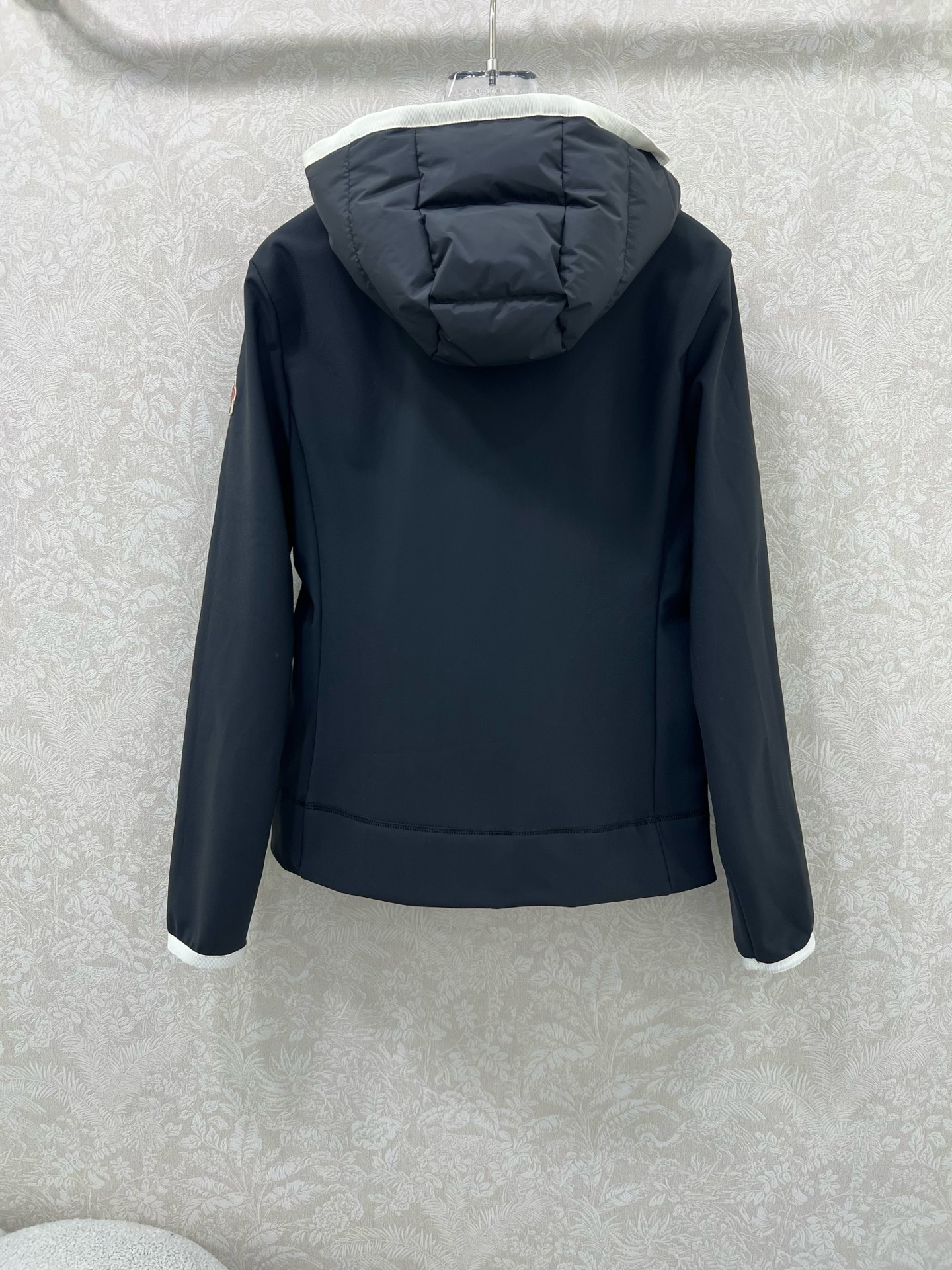 🔥🔥Moncle*25新款连帽拼接尼龙拉链羽绒服 全新滑雪系列出货啦！升级材质 后背薄绒尼龙面料具备防风