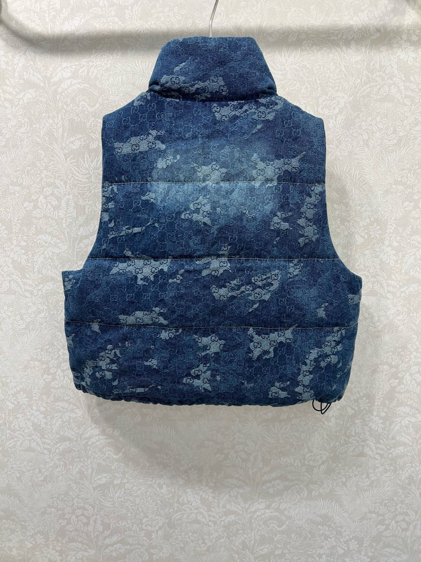 🔥🔥Gucc*25新款牛仔羽绒马甲 90白鸭绒 丹宁牛仔系列立领羽绒马甲 渐色晕染牛仔面料 定制五金 打