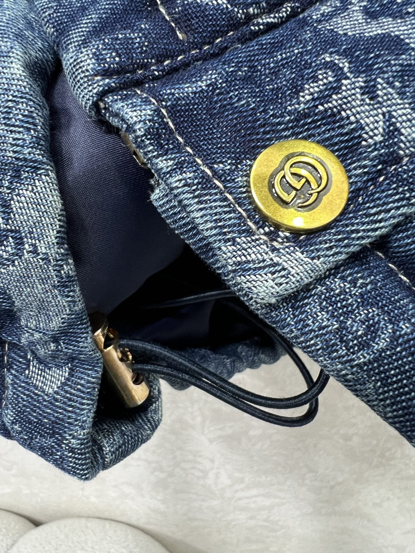 🔥🔥Gucc*25新款牛仔羽绒马甲 90白鸭绒 丹宁牛仔系列立领羽绒马甲 渐色晕染牛仔面料 定制五金 打