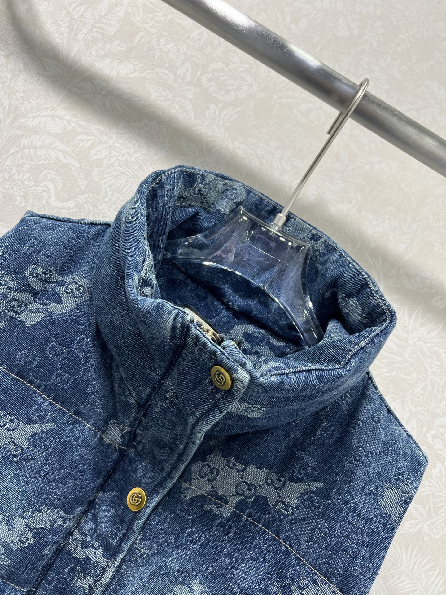 🔥🔥Gucc*25新款牛仔羽绒马甲 90白鸭绒 丹宁牛仔系列立领羽绒马甲 渐色晕染牛仔面料 定制五金 打