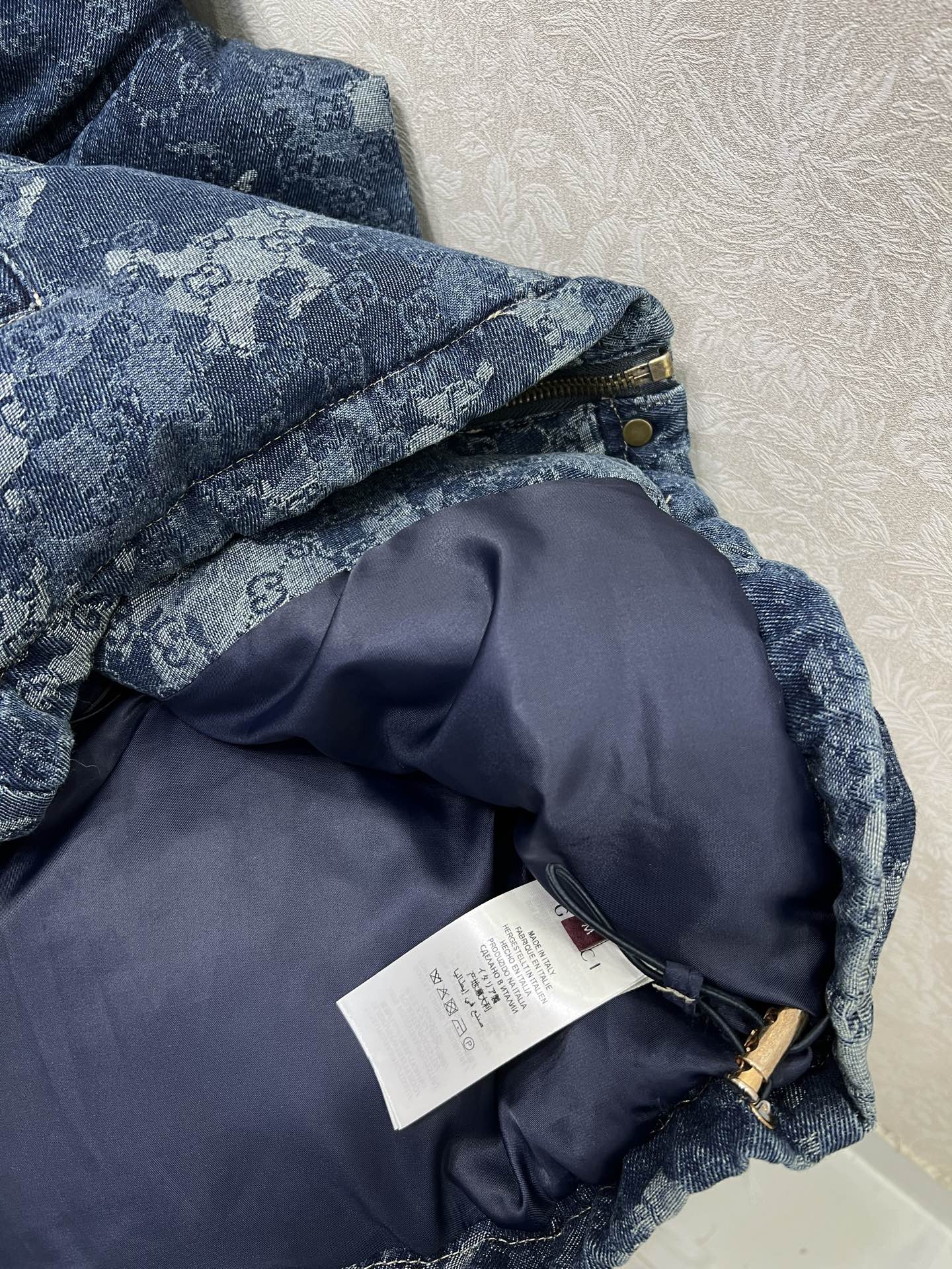 🔥🔥Gucc*25新款牛仔羽绒马甲 90白鸭绒 丹宁牛仔系列立领羽绒马甲 渐色晕染牛仔面料 定制五金 打