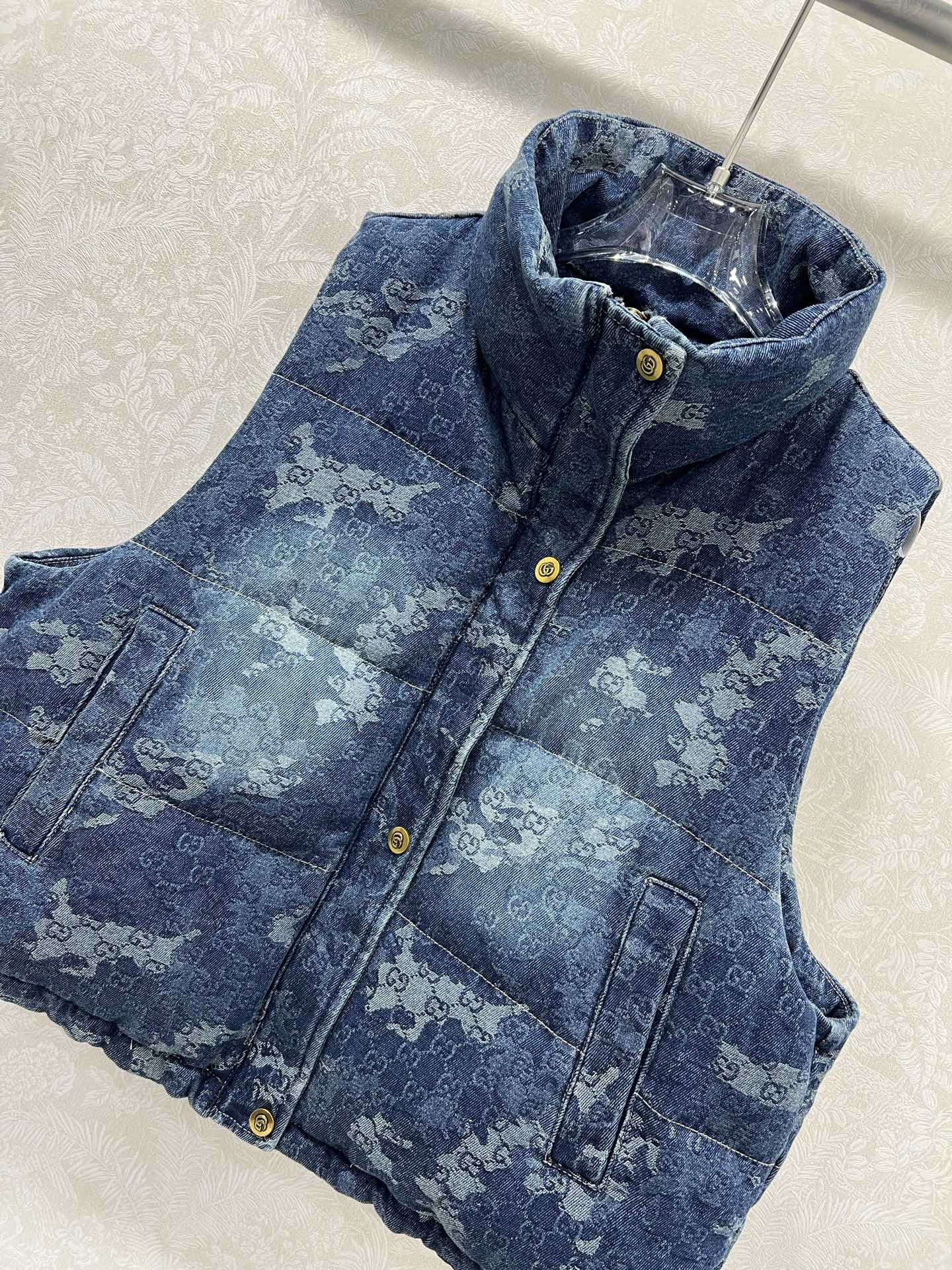 🔥🔥Gucc*25新款牛仔羽绒马甲 90白鸭绒 丹宁牛仔系列立领羽绒马甲 渐色晕染牛仔面料 定制五金 打