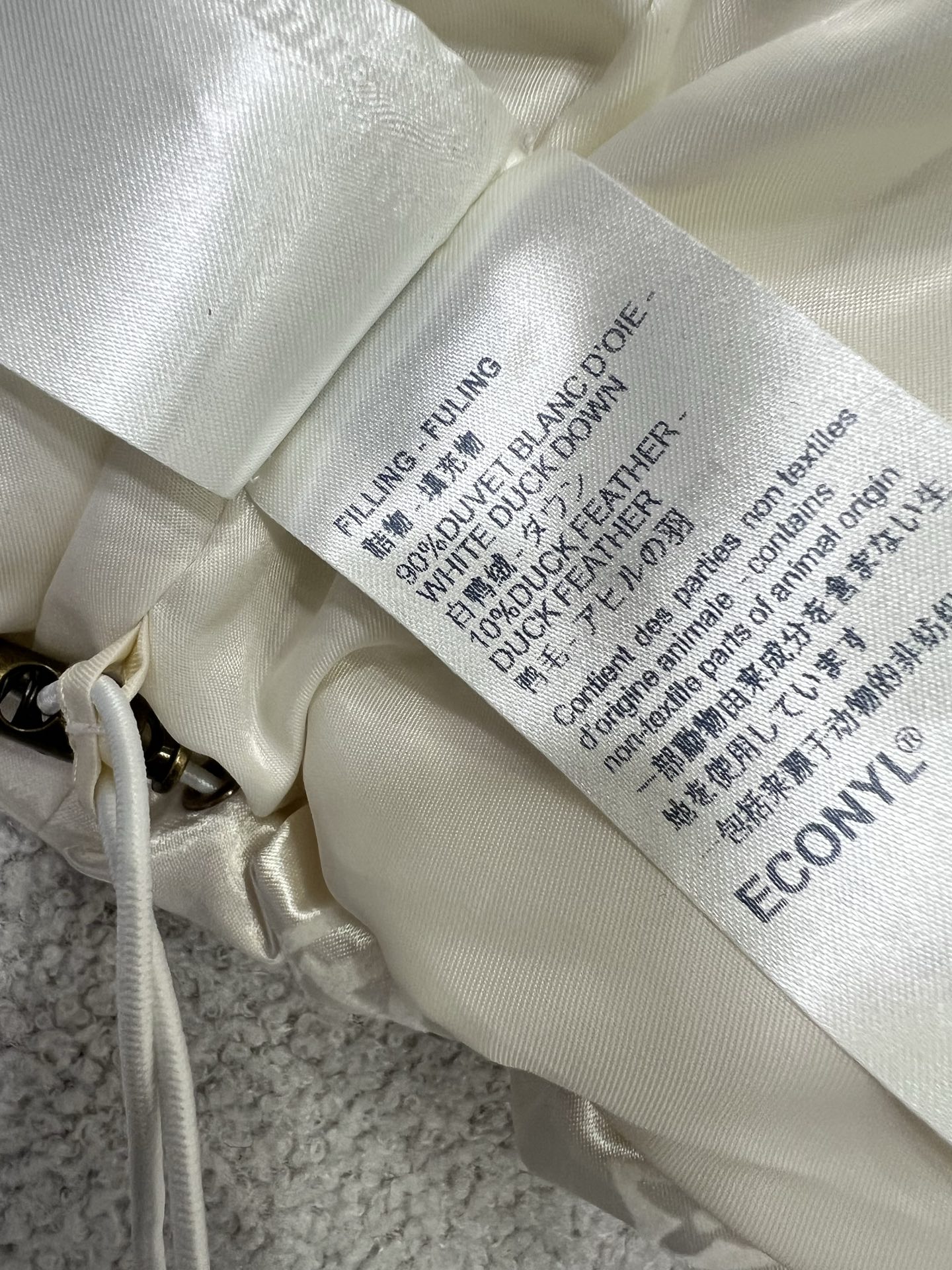 🔥🔥Louis Vuitto* 25秋冬新款连帽植绒绸缎羽绒外套 90白鸭绒 logo植绒满印时髦好看 