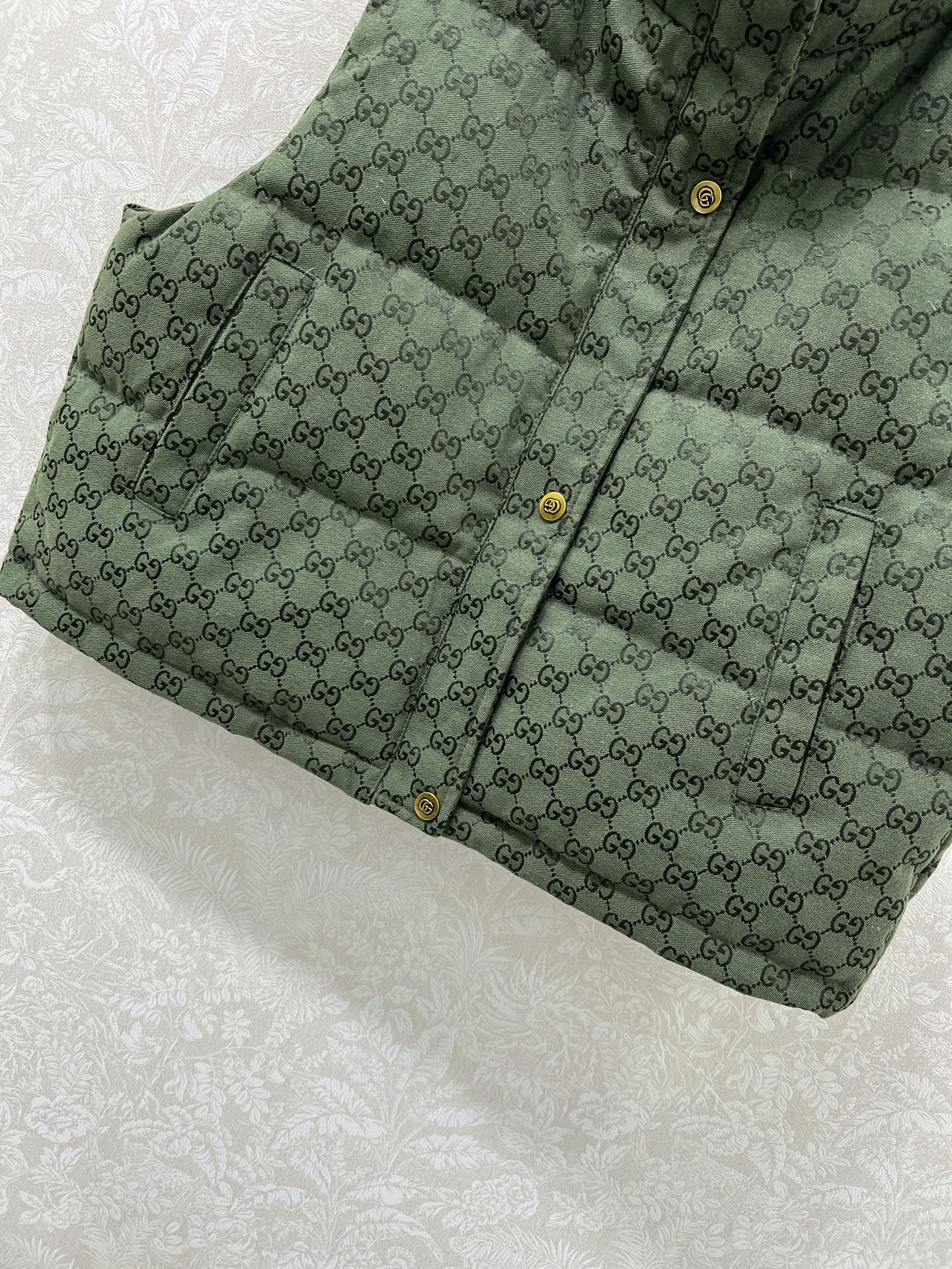 🔥🔥Gucc*25新款羽绒马甲 90白鸭绒 小g字母提花系列连帽撞色羽绒 满Logo印花 打造视觉层次感