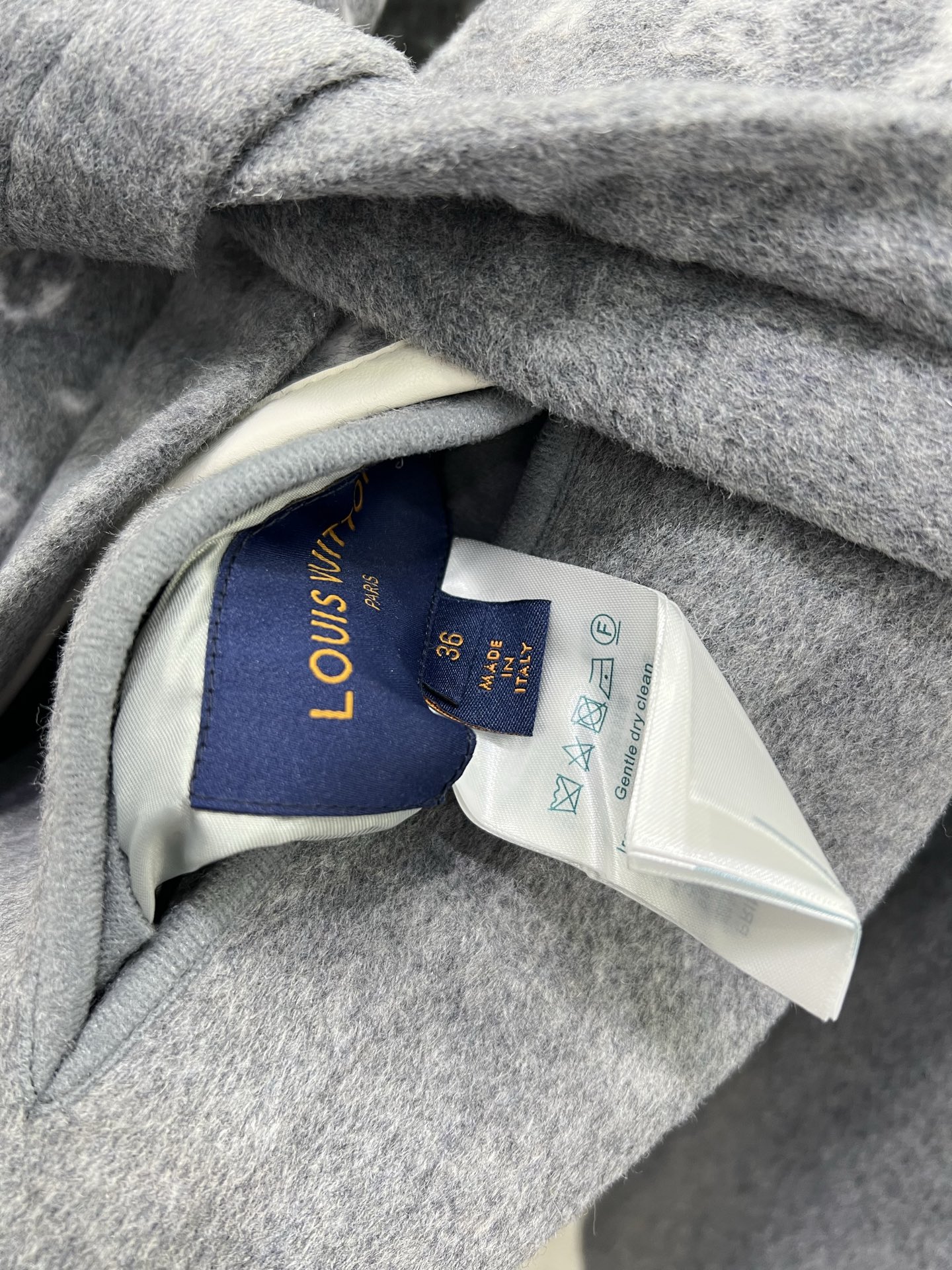 Louis Vuitton Wool Coat Short Double-Sided Monogram Jacquard - Elegant & Warm 8 i1761399642952 1614 0 7