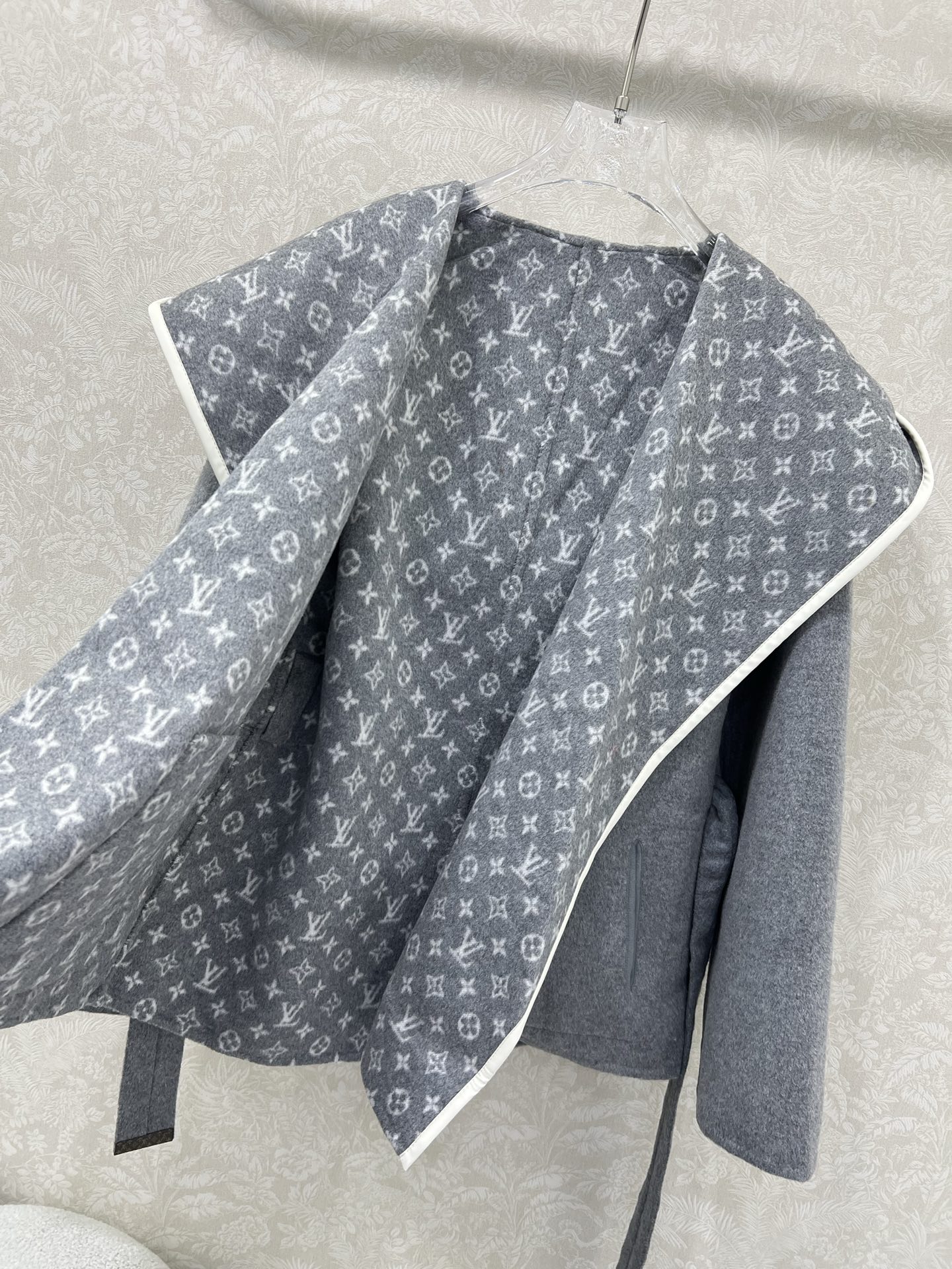 Louis Vuitton Wool Coat Short Double-Sided Monogram Jacquard - Elegant & Warm 6 i1761399642998 7981 0 5