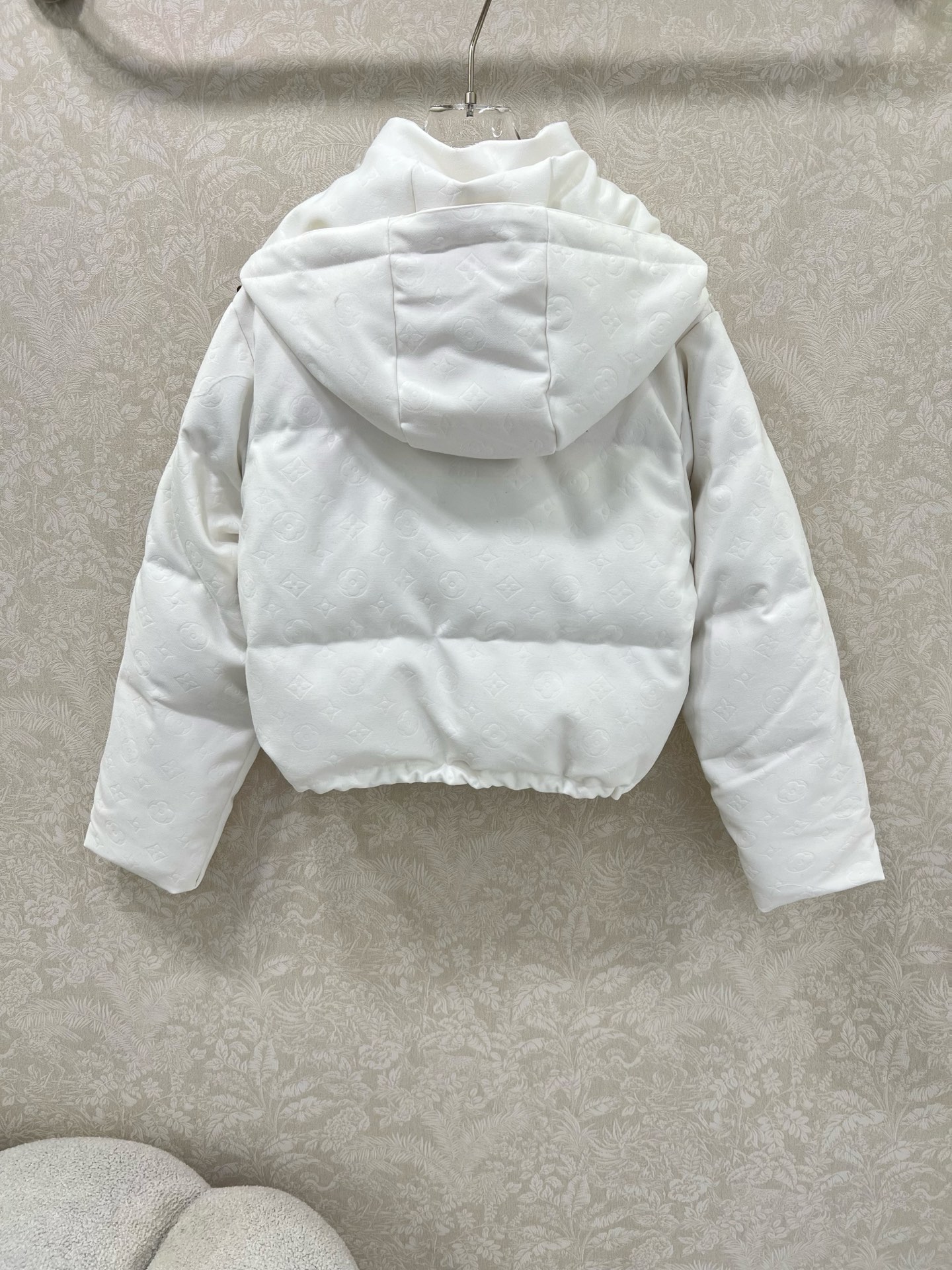 🔥🔥Louis Vuitt*n25新款羽绒服 90白鸭绒暗纹提花面料 可拆卸连帽设计 整件老花打造视觉层