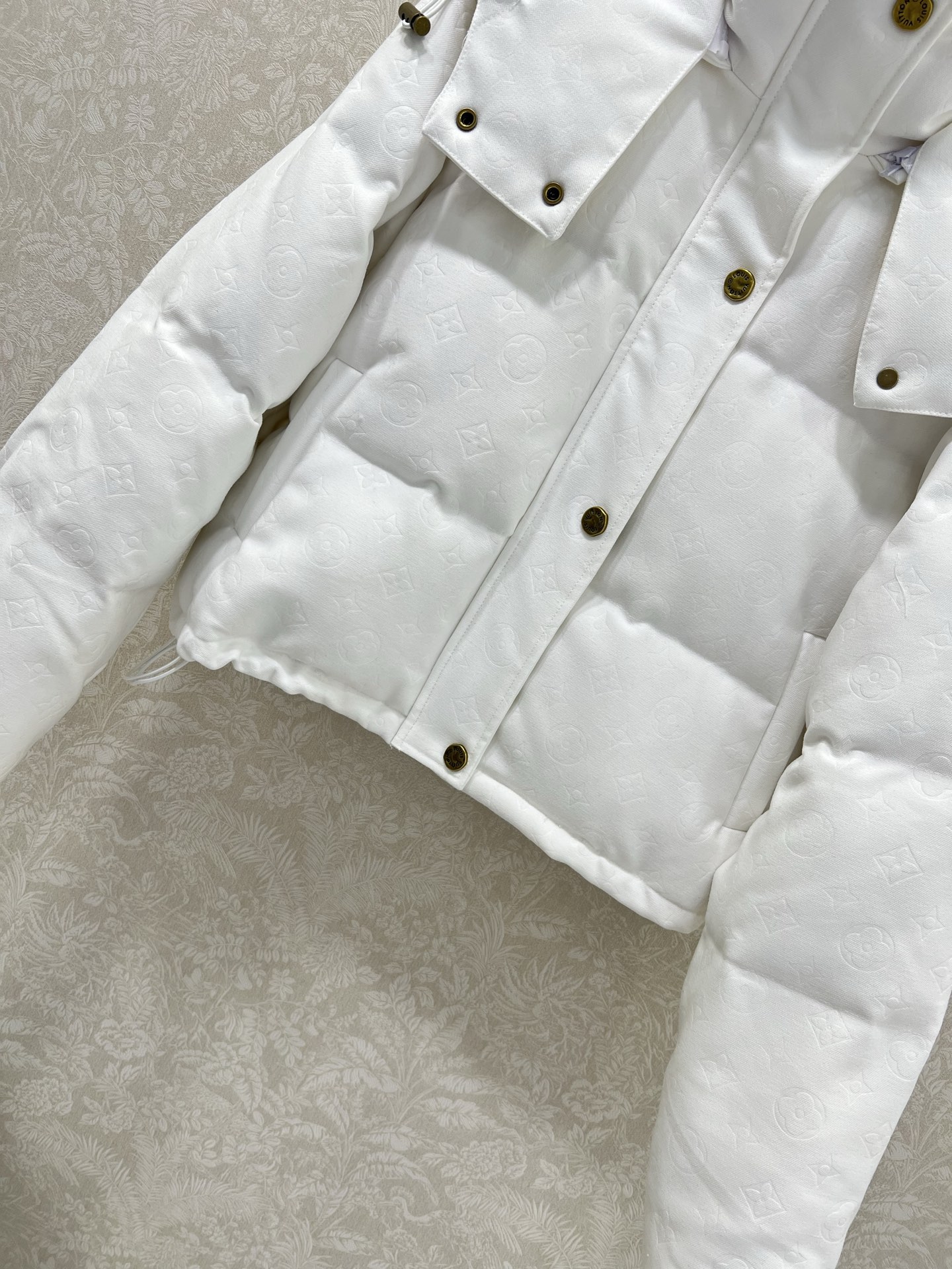 🔥🔥Louis Vuitt*n25新款羽绒服 90白鸭绒暗纹提花面料 可拆卸连帽设计 整件老花打造视觉层