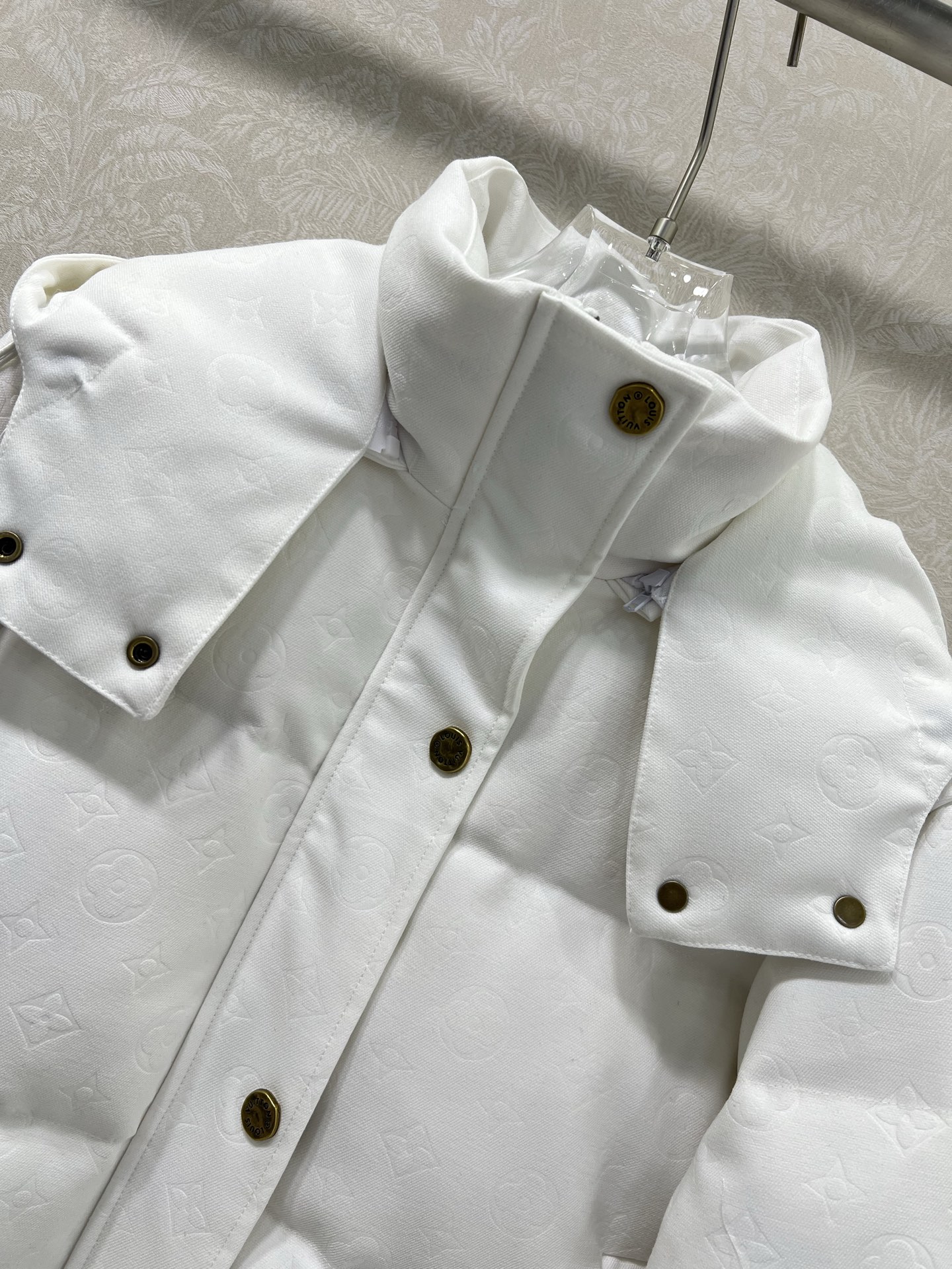 🔥🔥Louis Vuitt*n25新款羽绒服 90白鸭绒暗纹提花面料 可拆卸连帽设计 整件老花打造视觉层